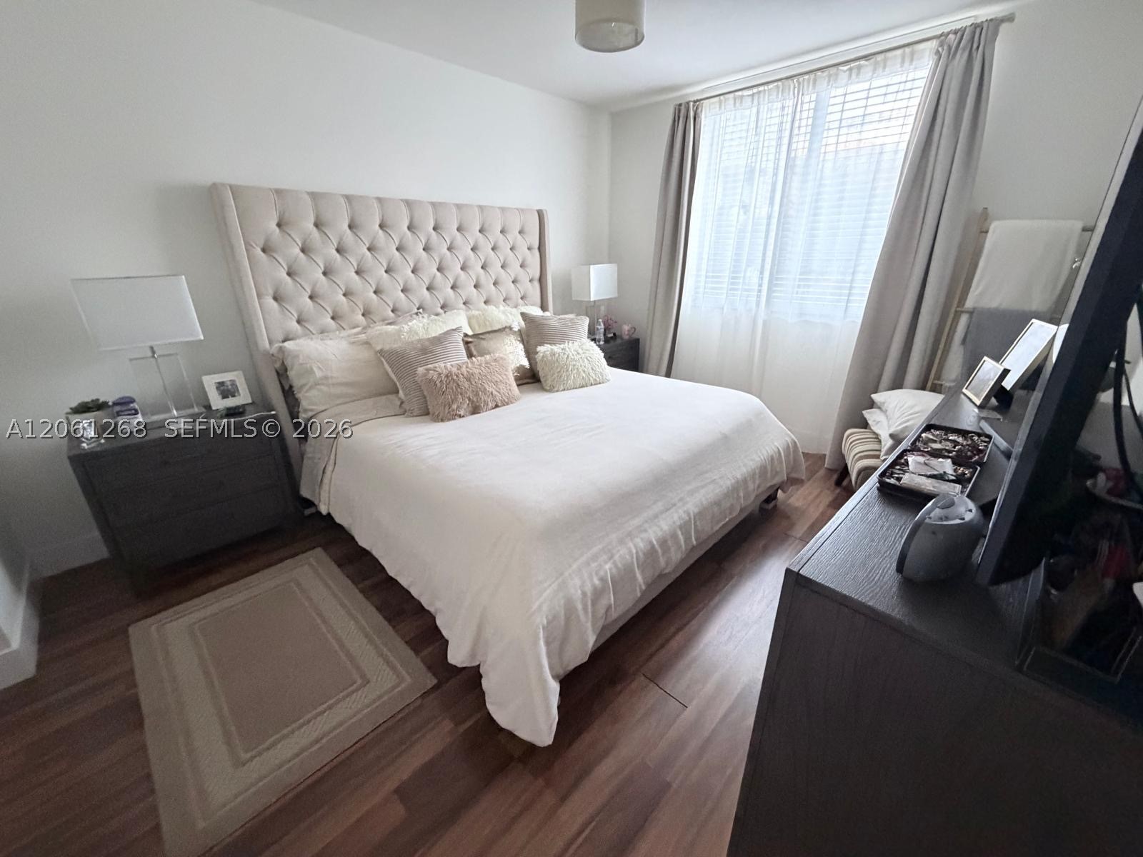 image The Venture at Aventura5