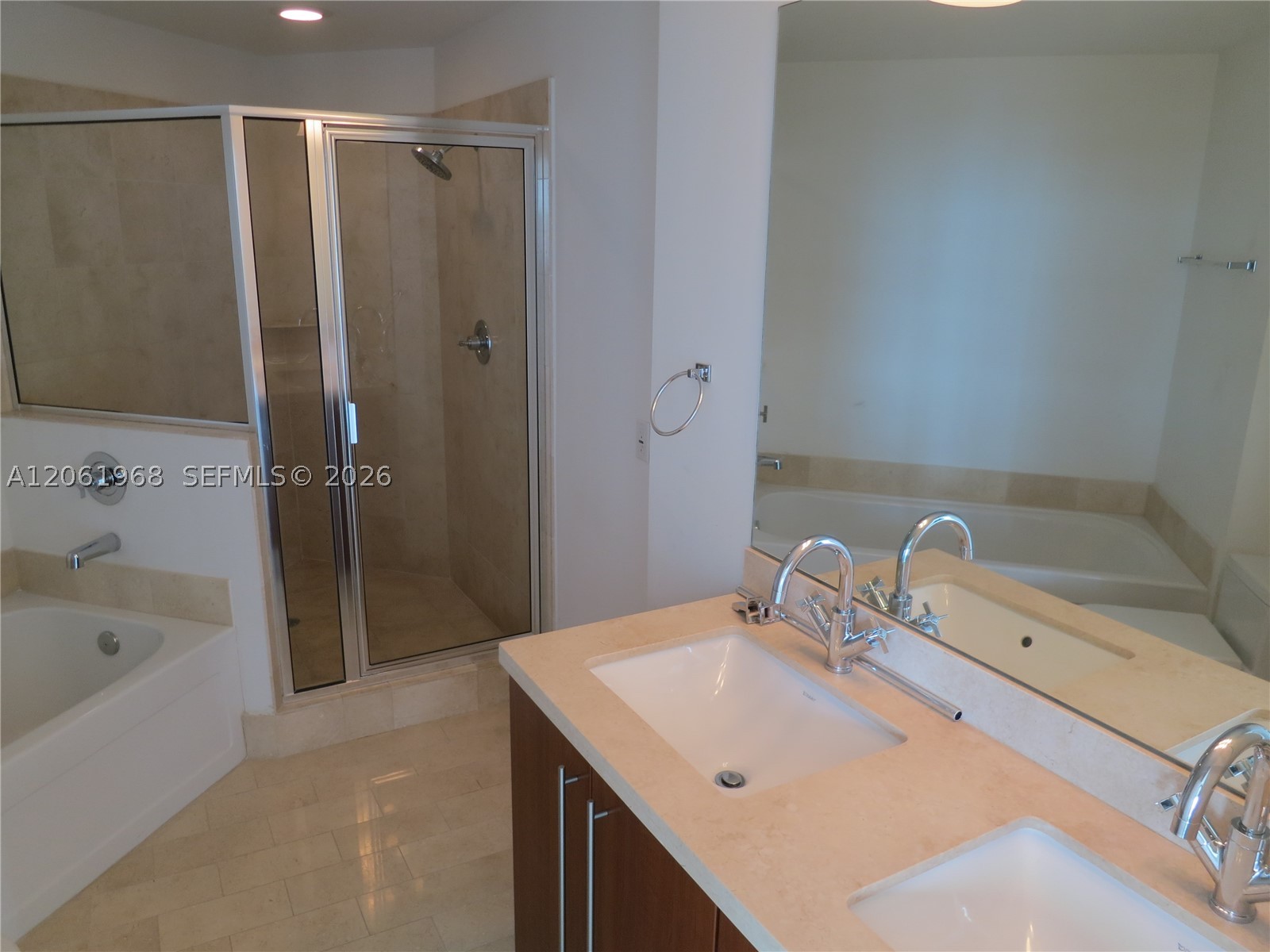 image Axis on Brickell South25