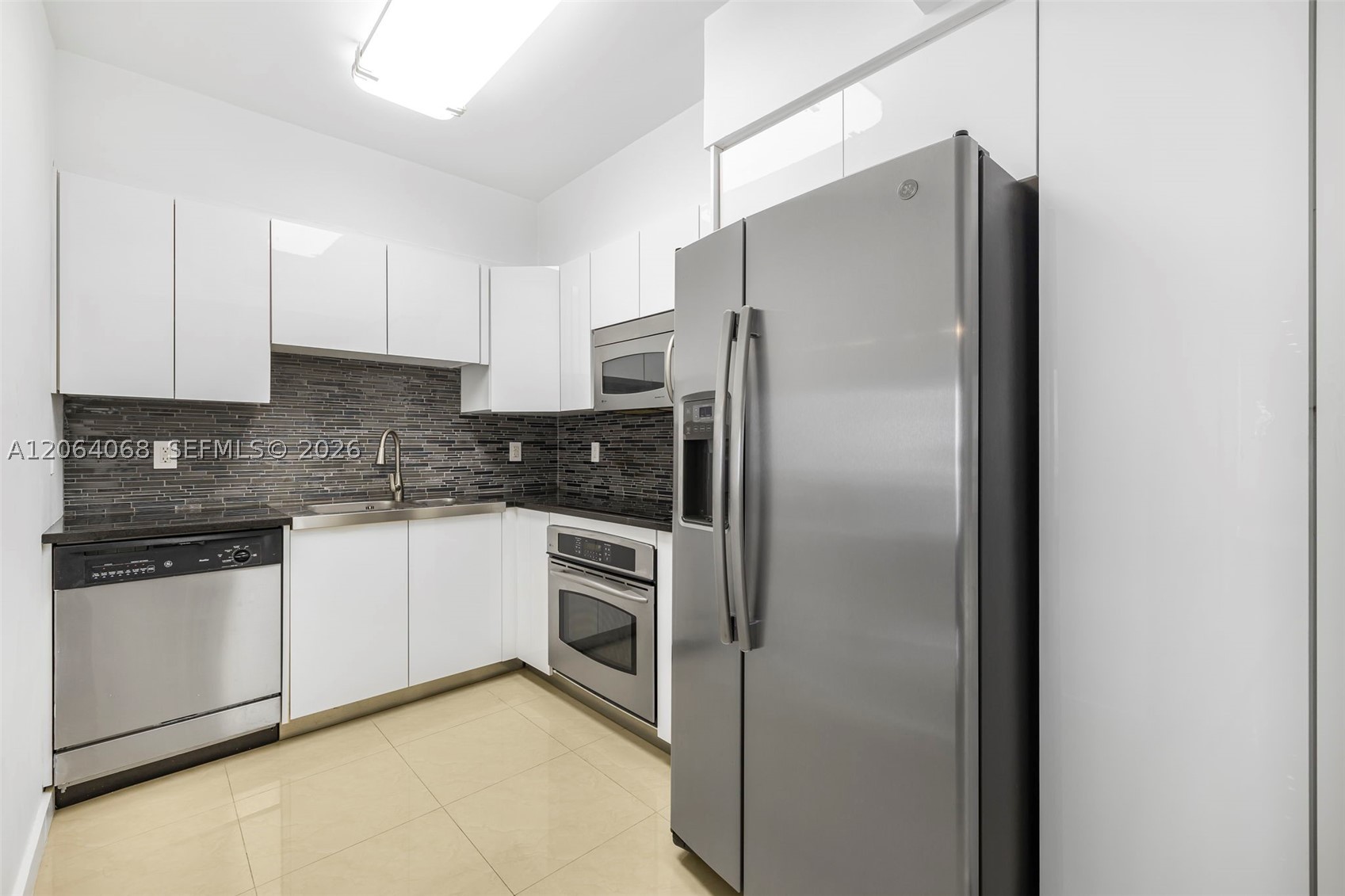 6365 Collins Ave #805 Miami Beach, FL 33141
