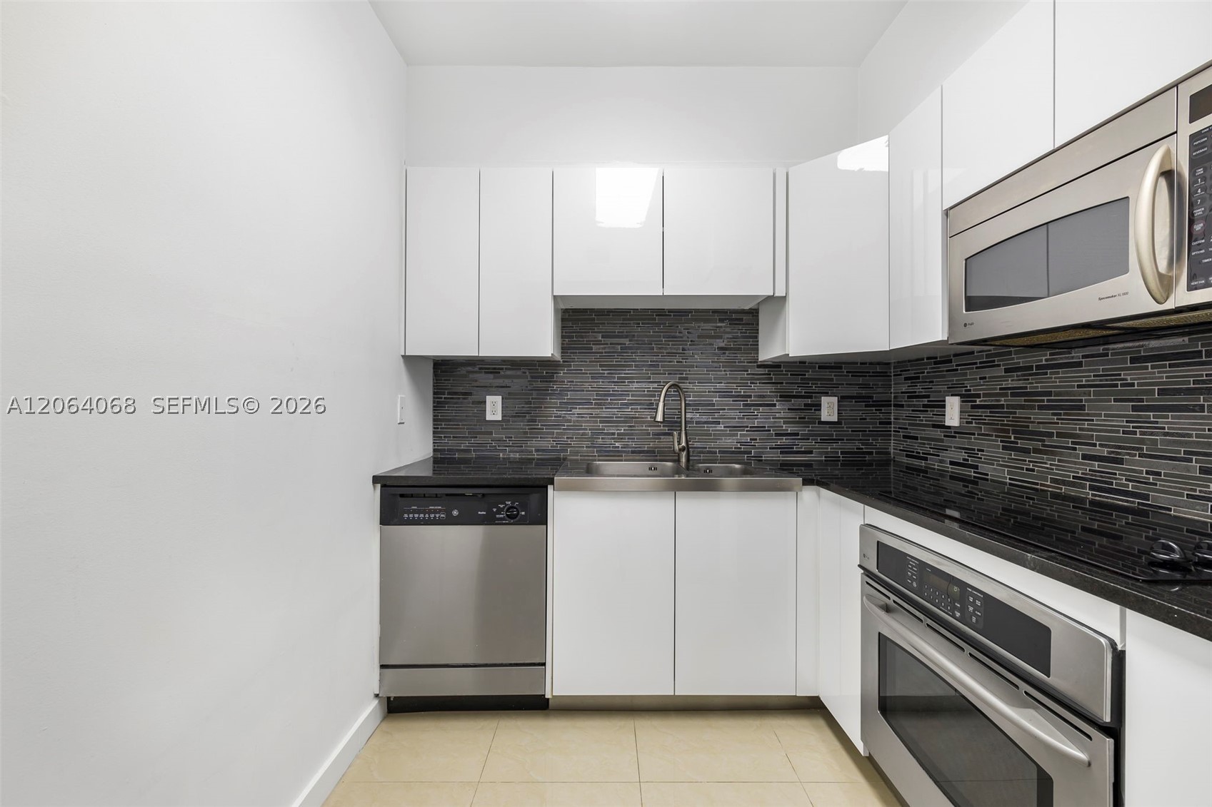 6365 Collins Ave #805 Miami Beach, FL 33141