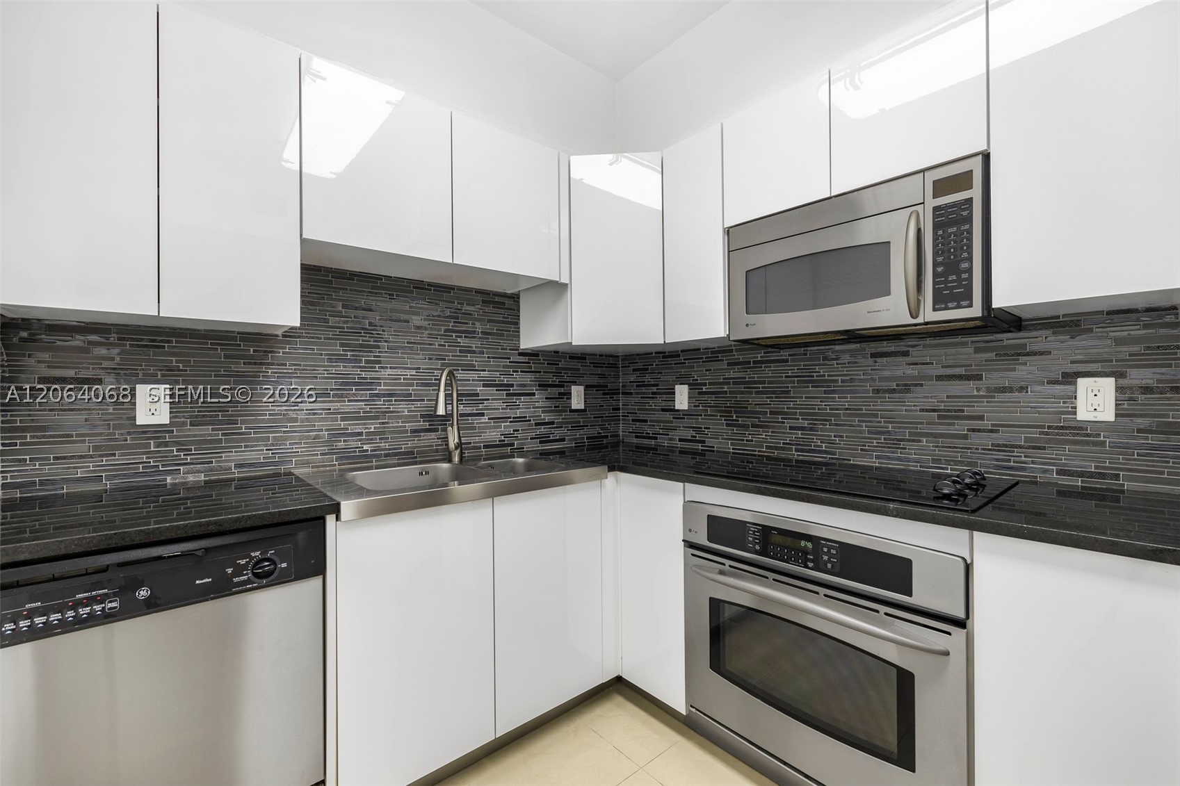 6365 Collins Ave #805 Miami Beach, FL 33141