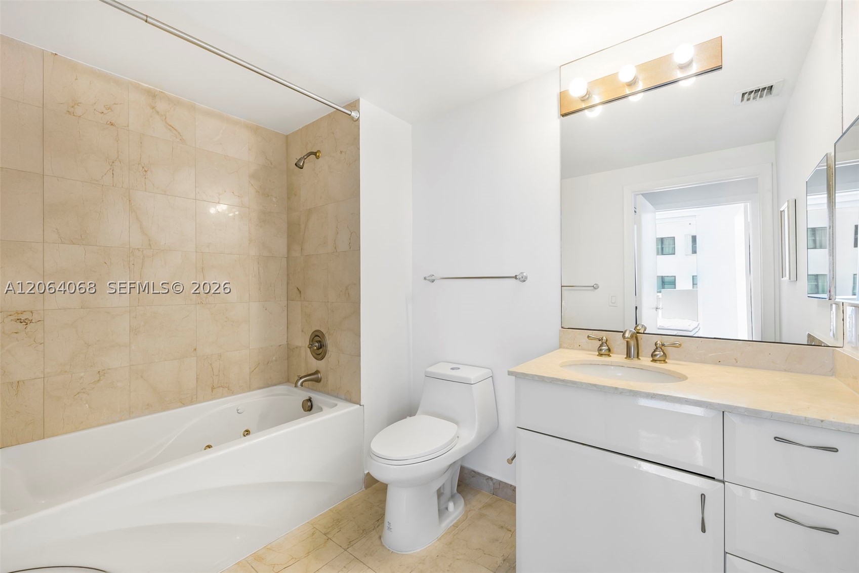 6365 Collins Ave #805 Miami Beach, FL 33141