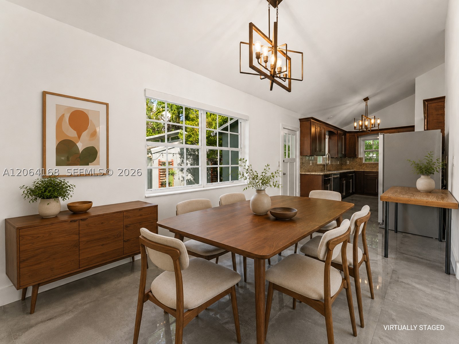 902 NW 10th Ct Miami, FL 33136