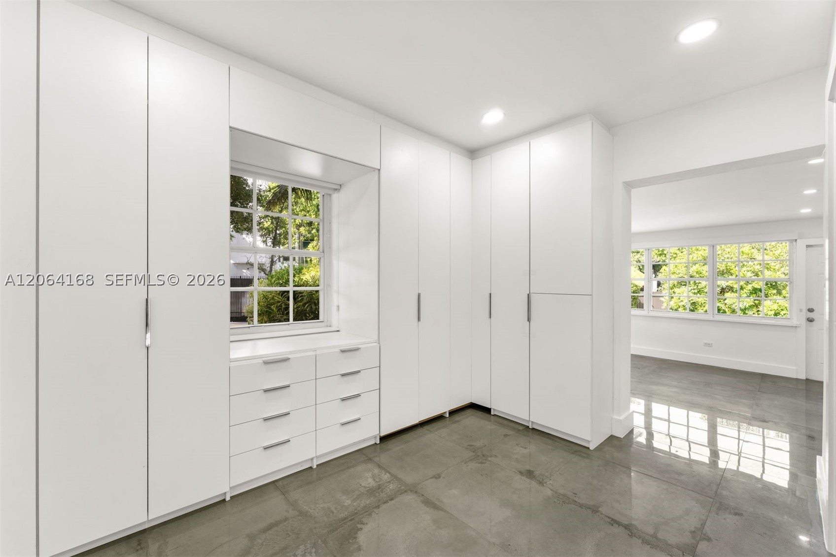 902 NW 10th Ct Miami, FL 33136