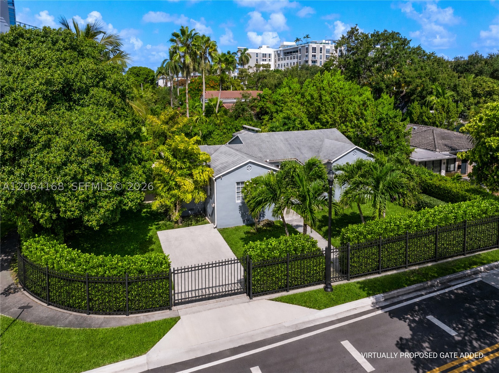 902 NW 10th Ct Miami, FL 33136