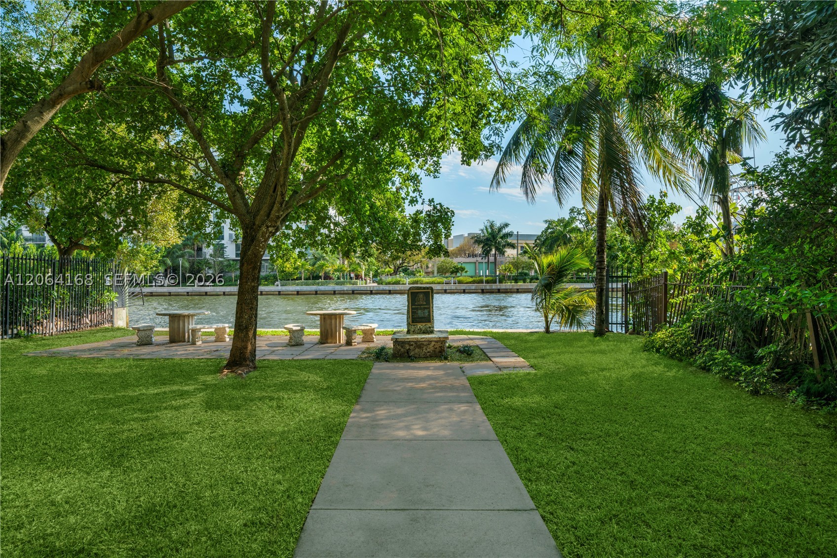 902 NW 10th Ct Miami, FL 33136