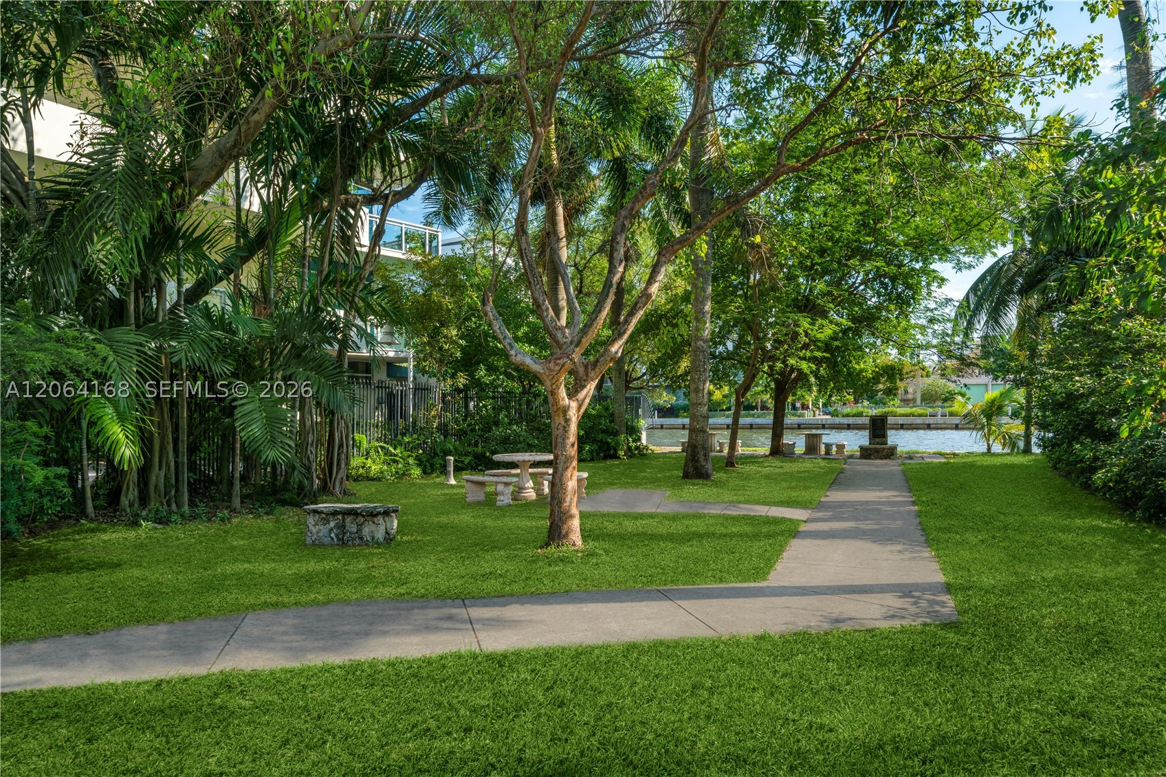 902 NW 10th Ct Miami, FL 33136