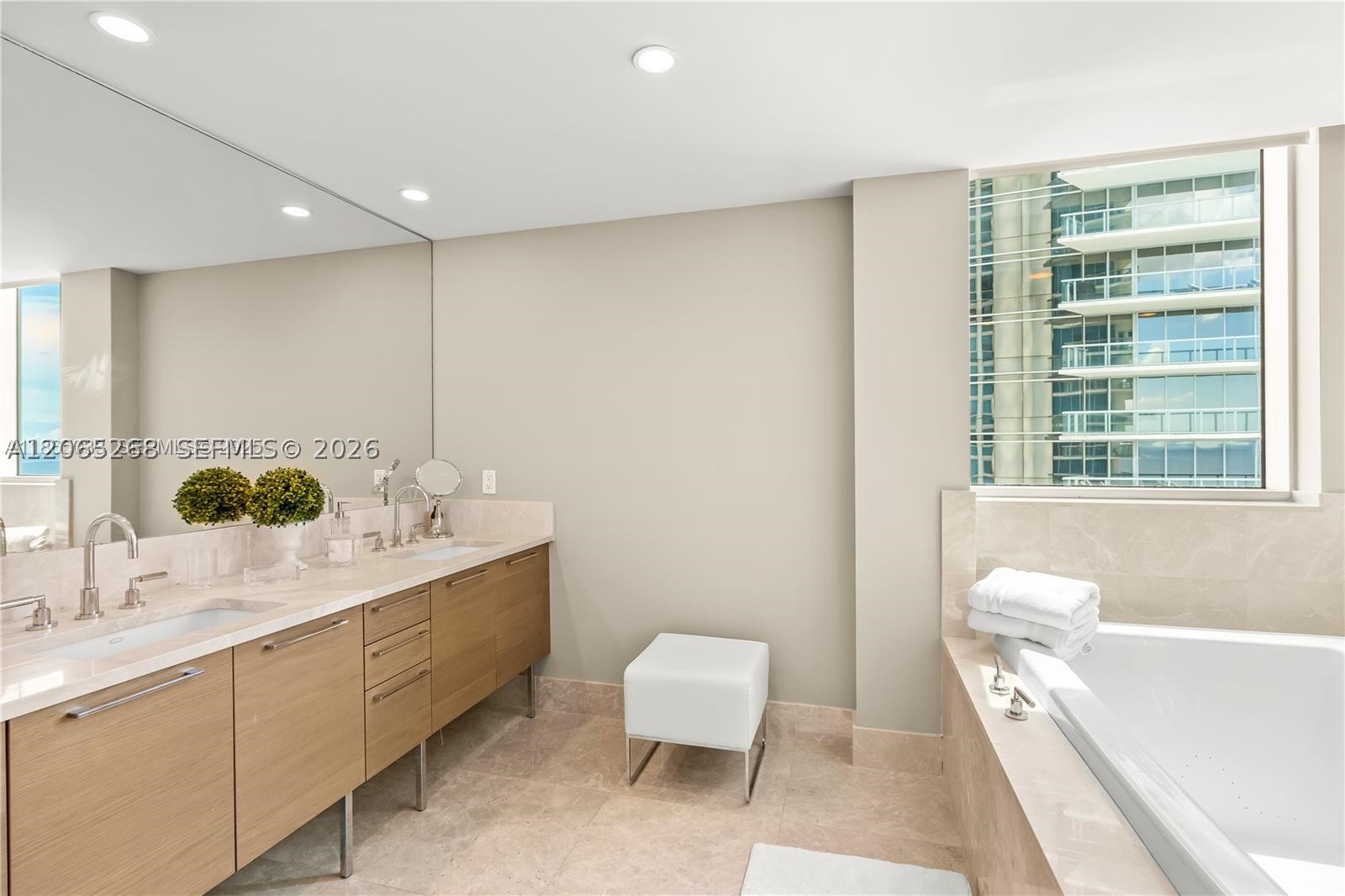 image Jade Beach16