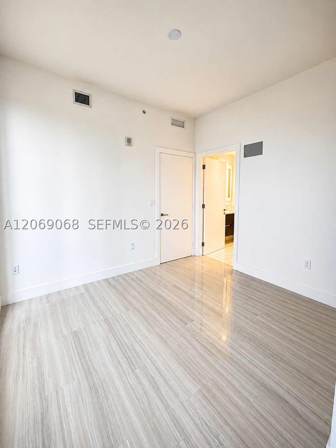 1451 Brickell Ave #2706 Miami, FL 33131