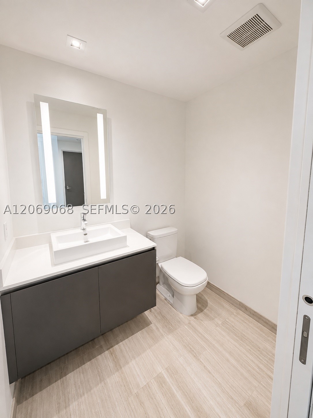 1451 Brickell Ave #2706 Miami, FL 33131