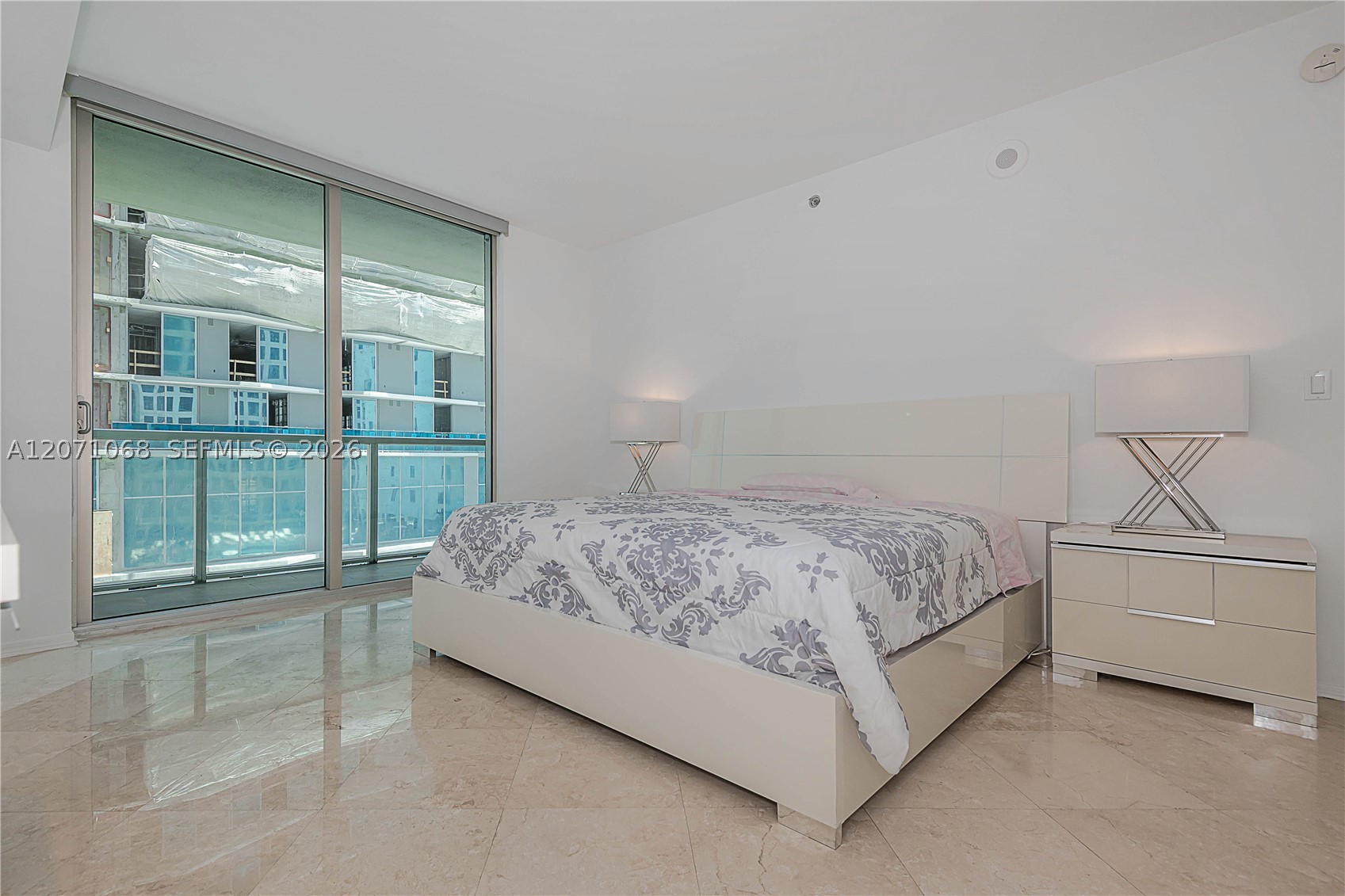 image 500 Brickell West9