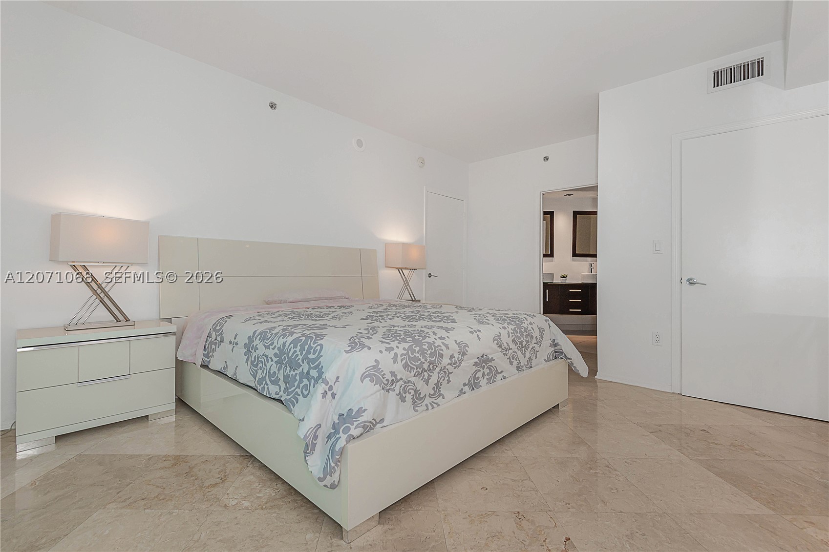 image 500 Brickell West10