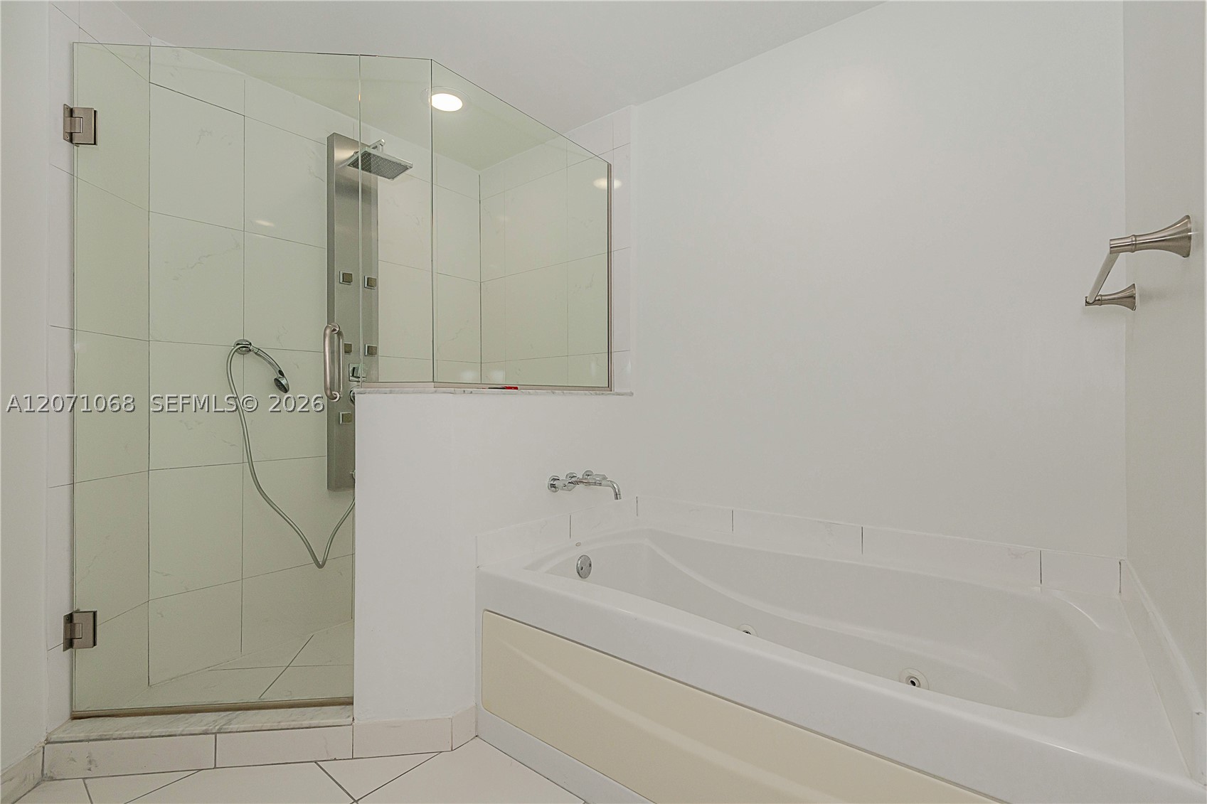 image 500 Brickell West12