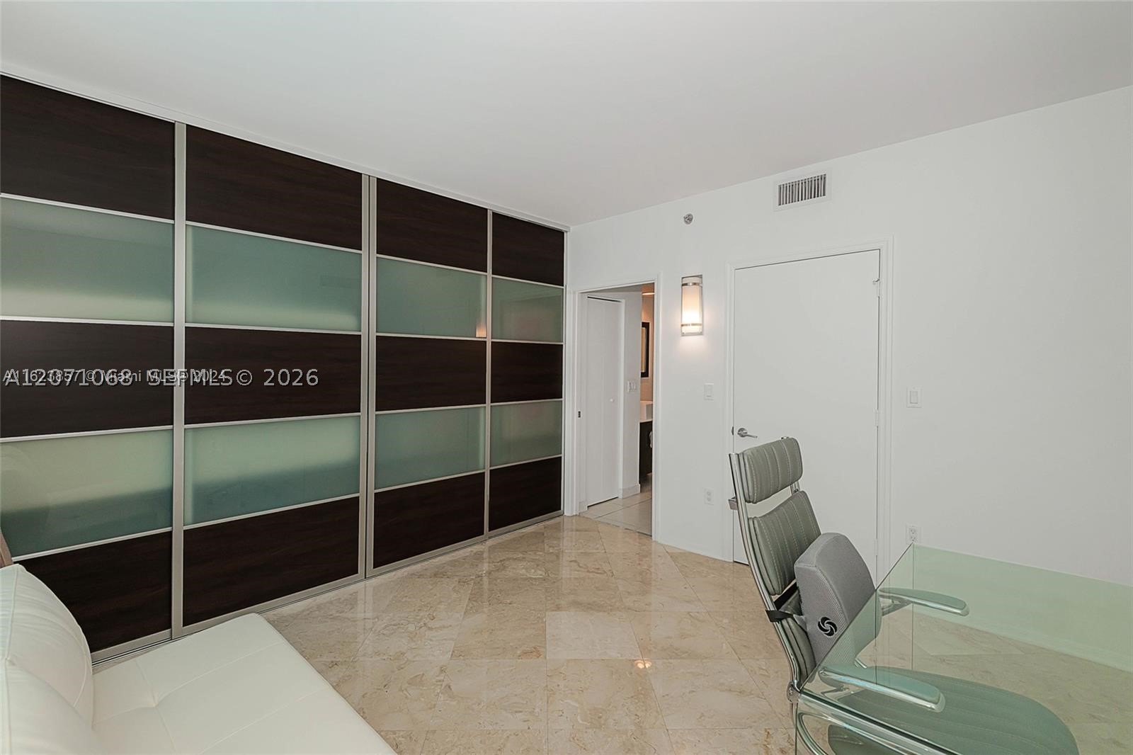 image 500 Brickell West15
