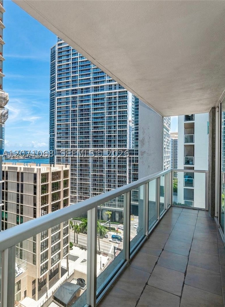 image 500 Brickell West18