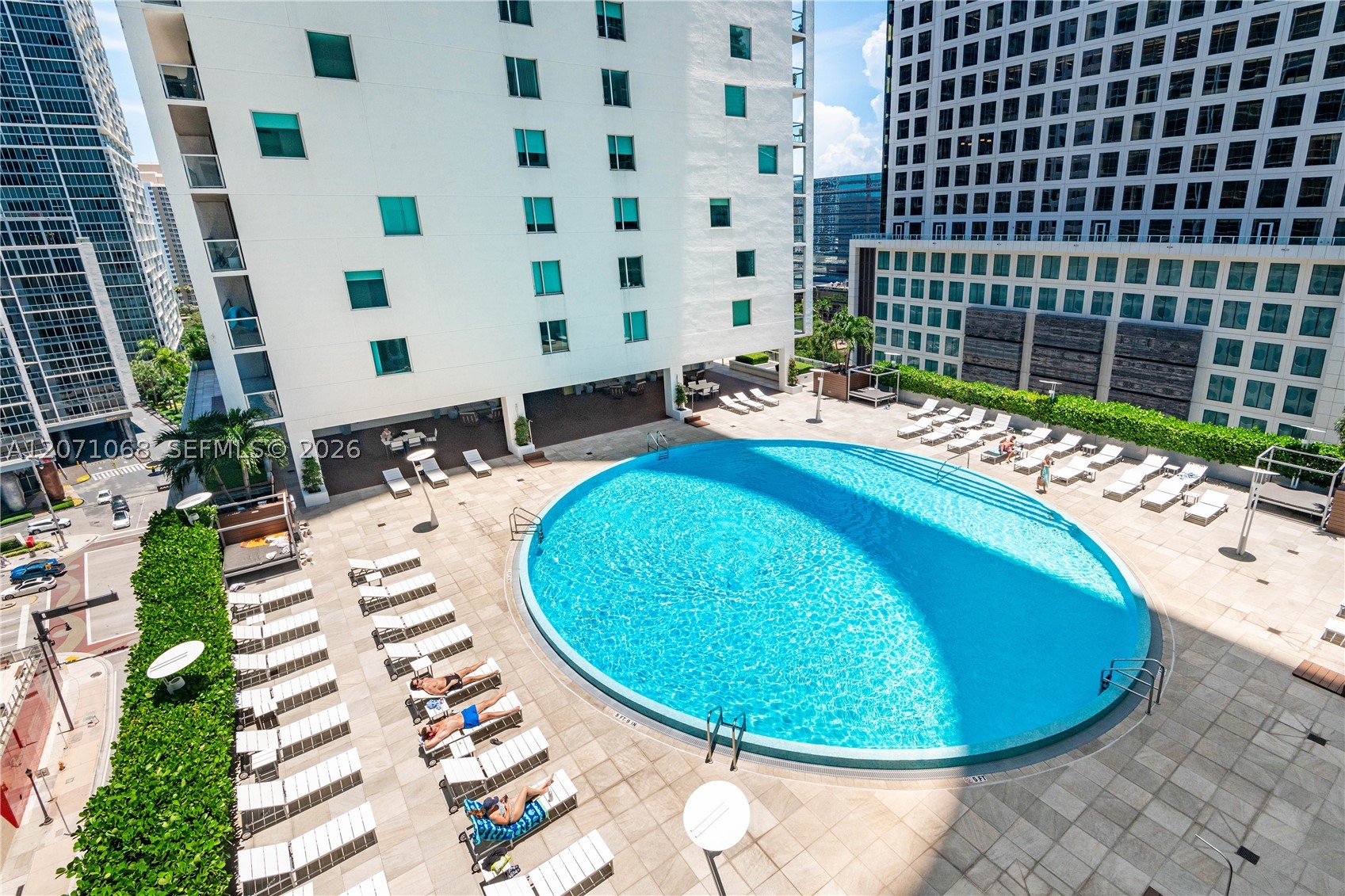 image 500 Brickell West21