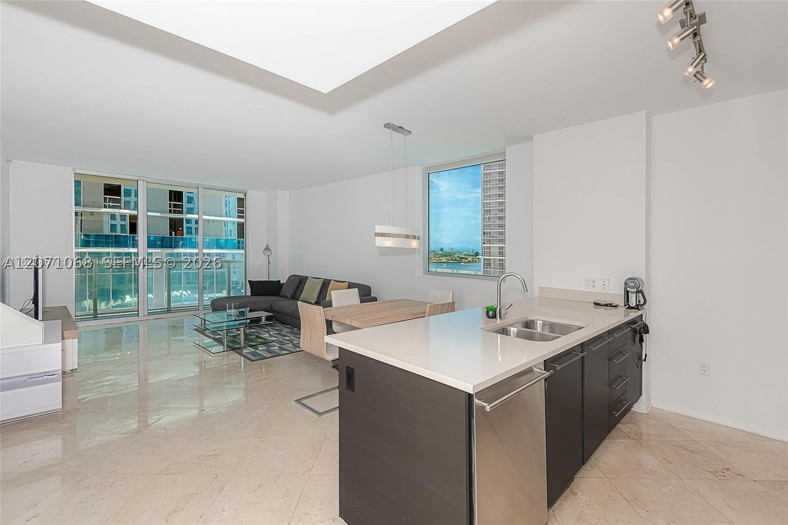 image 500 Brickell West6