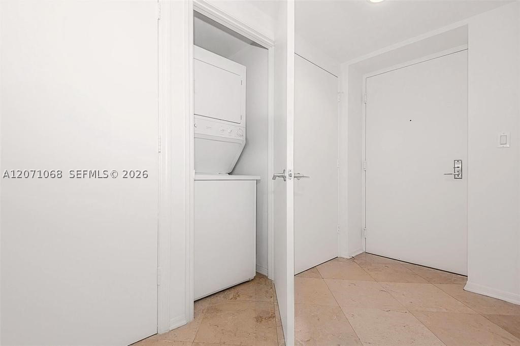 image 500 Brickell West7