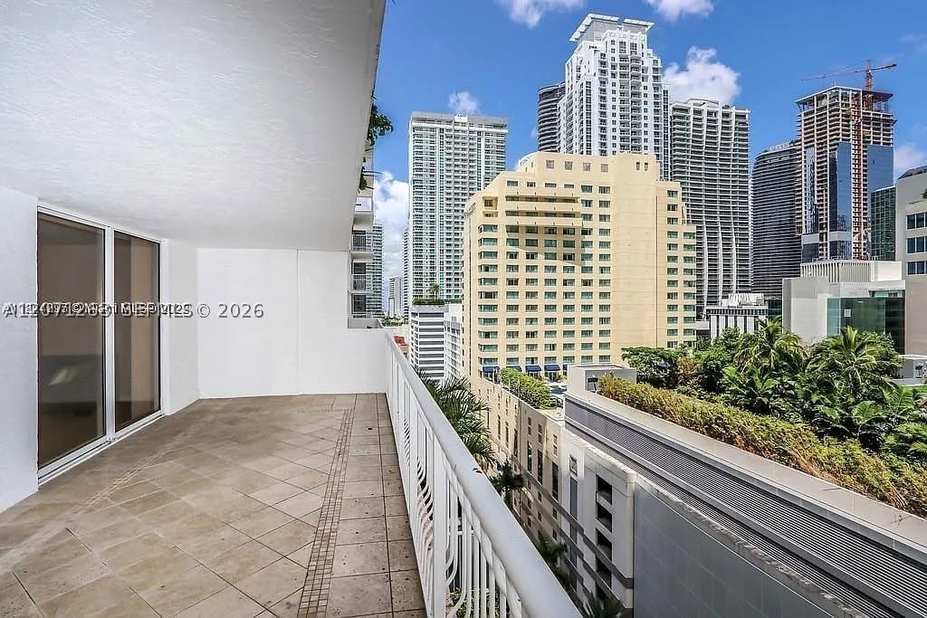 image The Club at Brickell Bay7