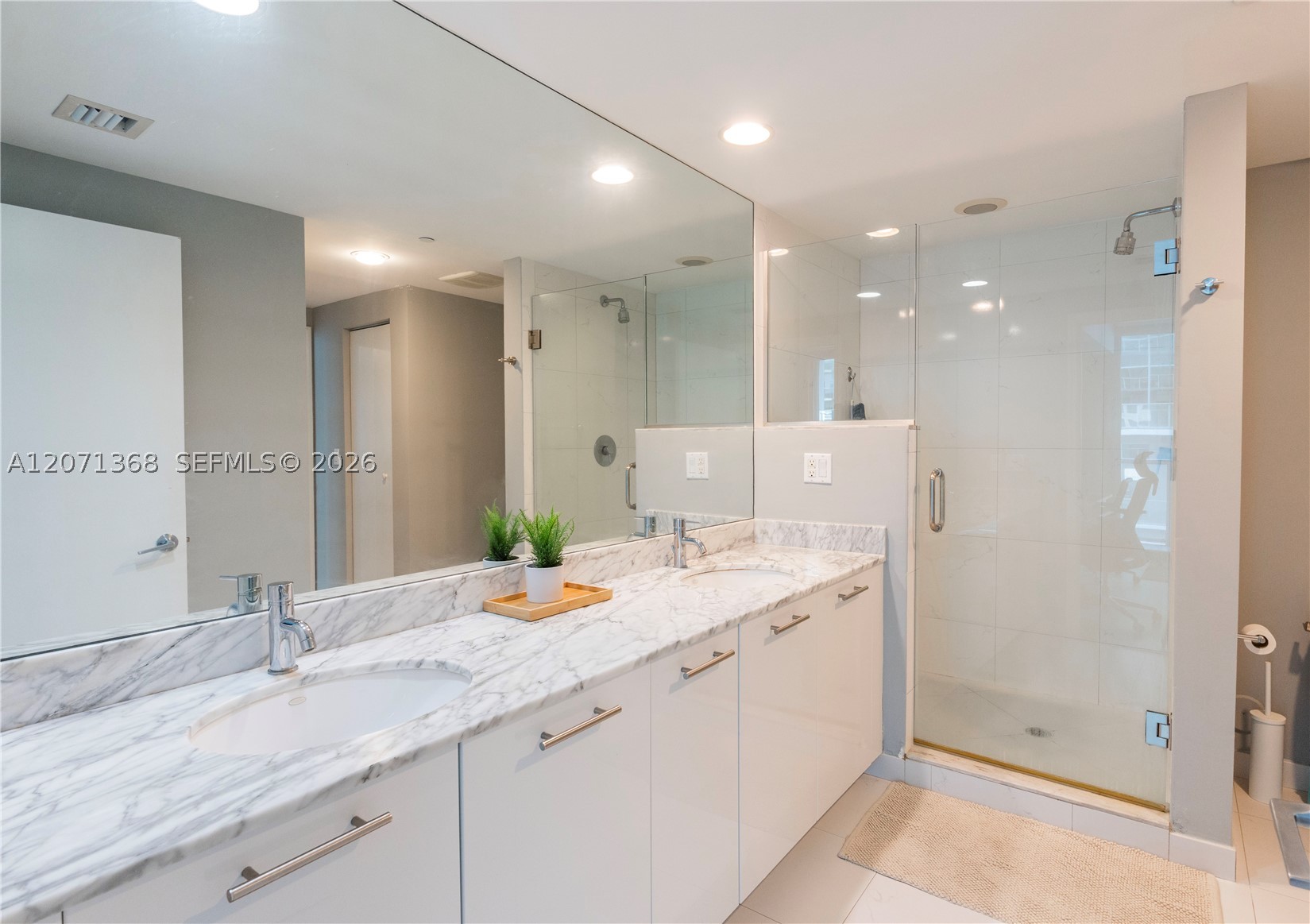 image 500 Brickell West12
