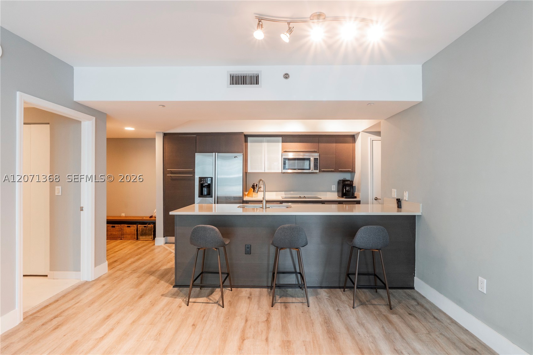 image 500 Brickell West3