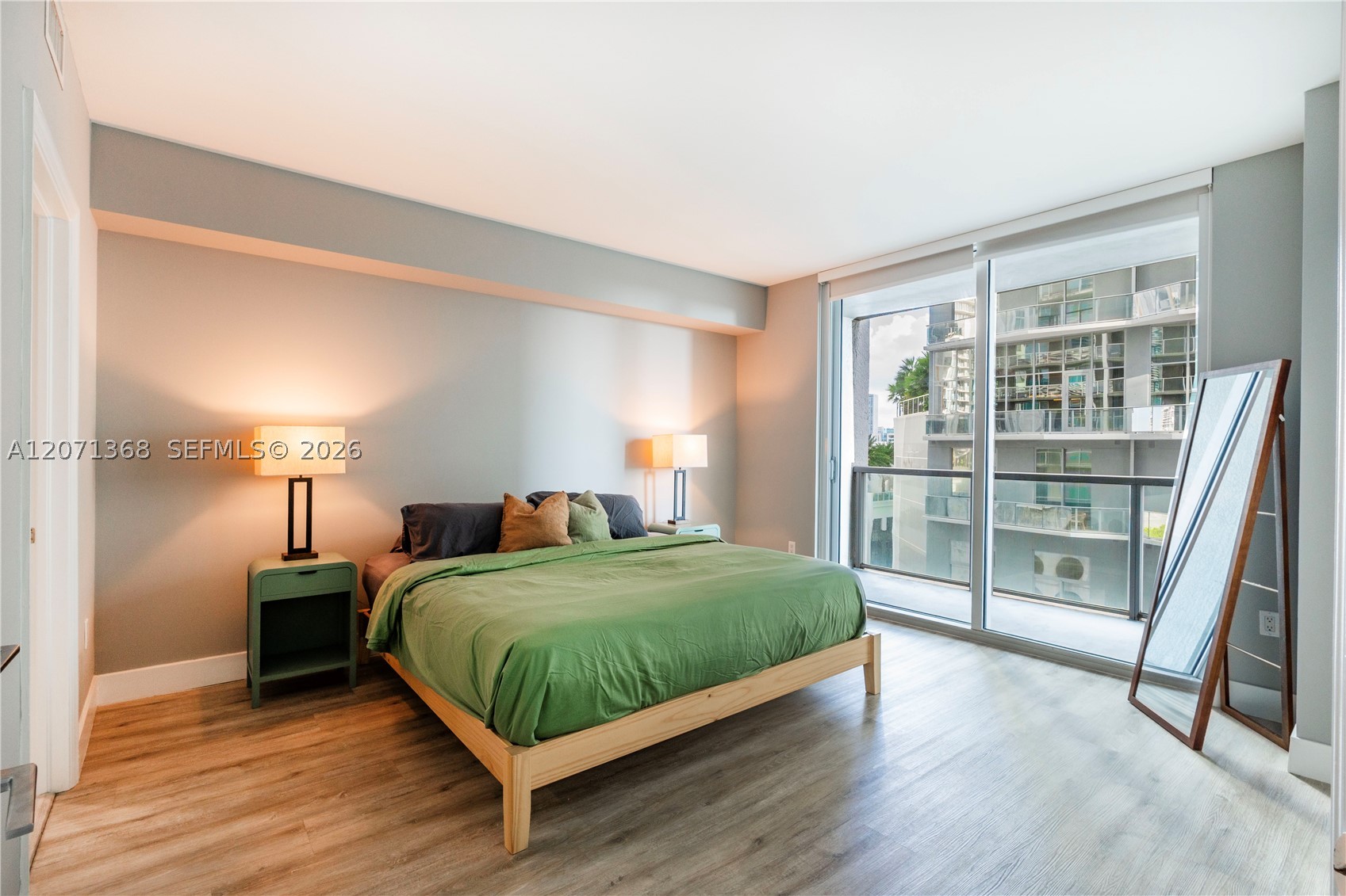 image 500 Brickell West6