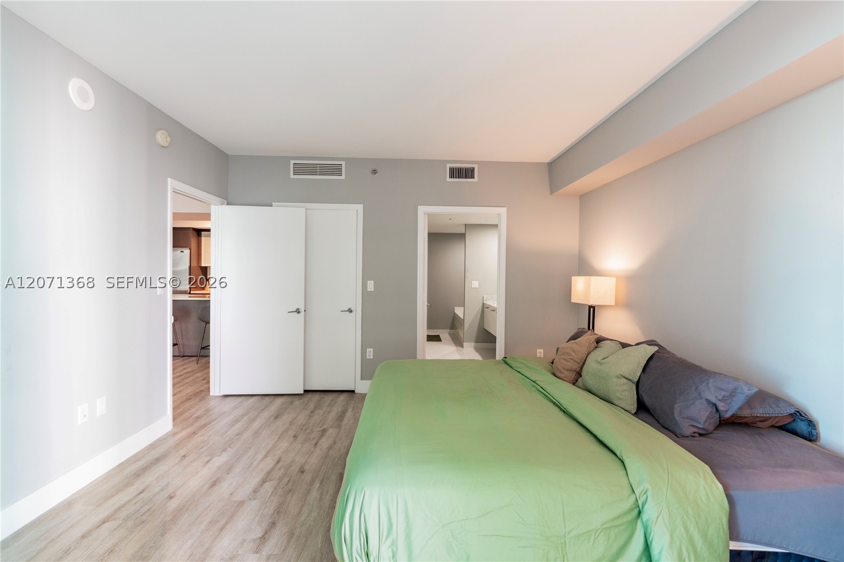 image 500 Brickell West7