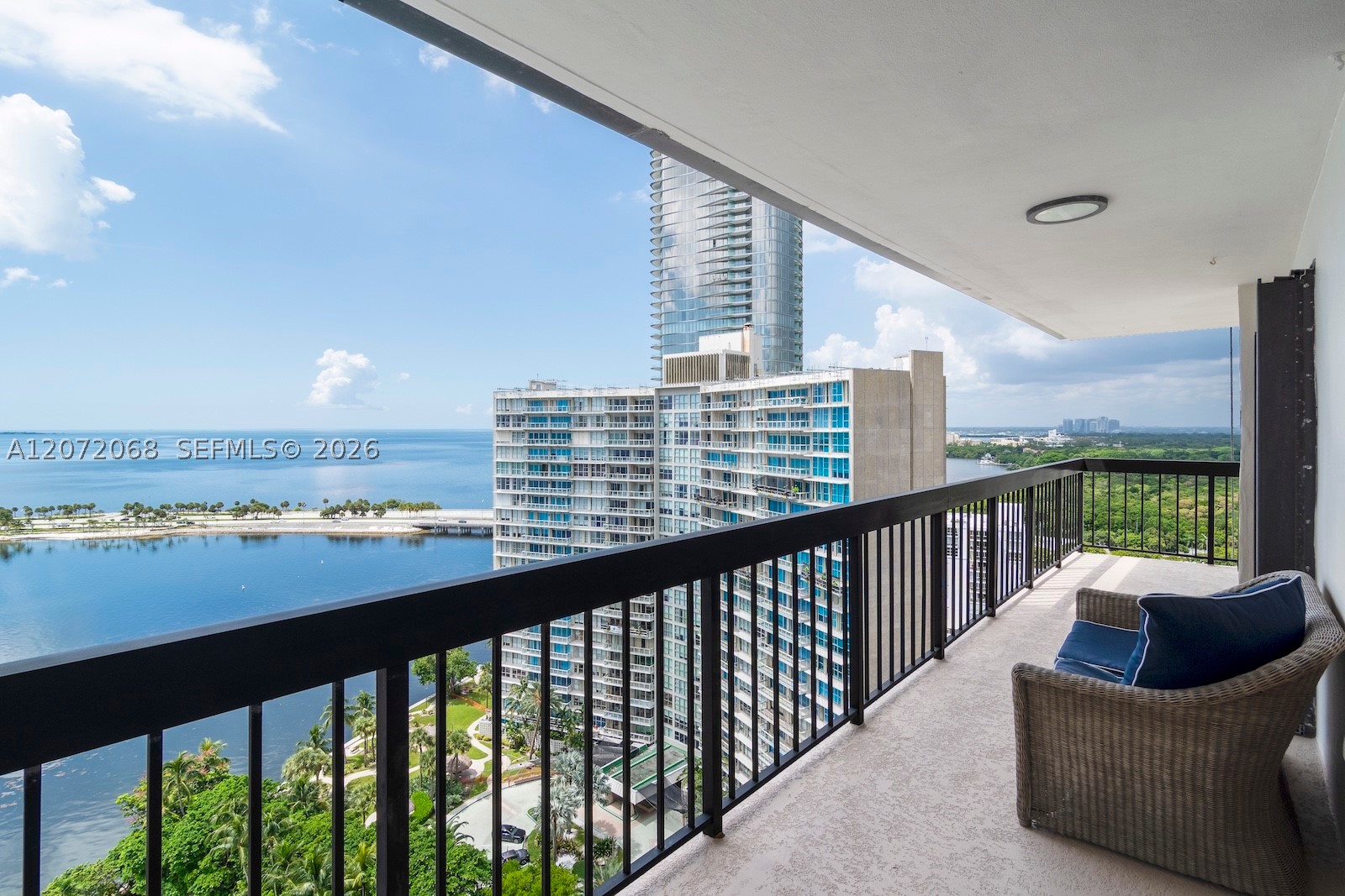 2333 Brickell Ave #2212