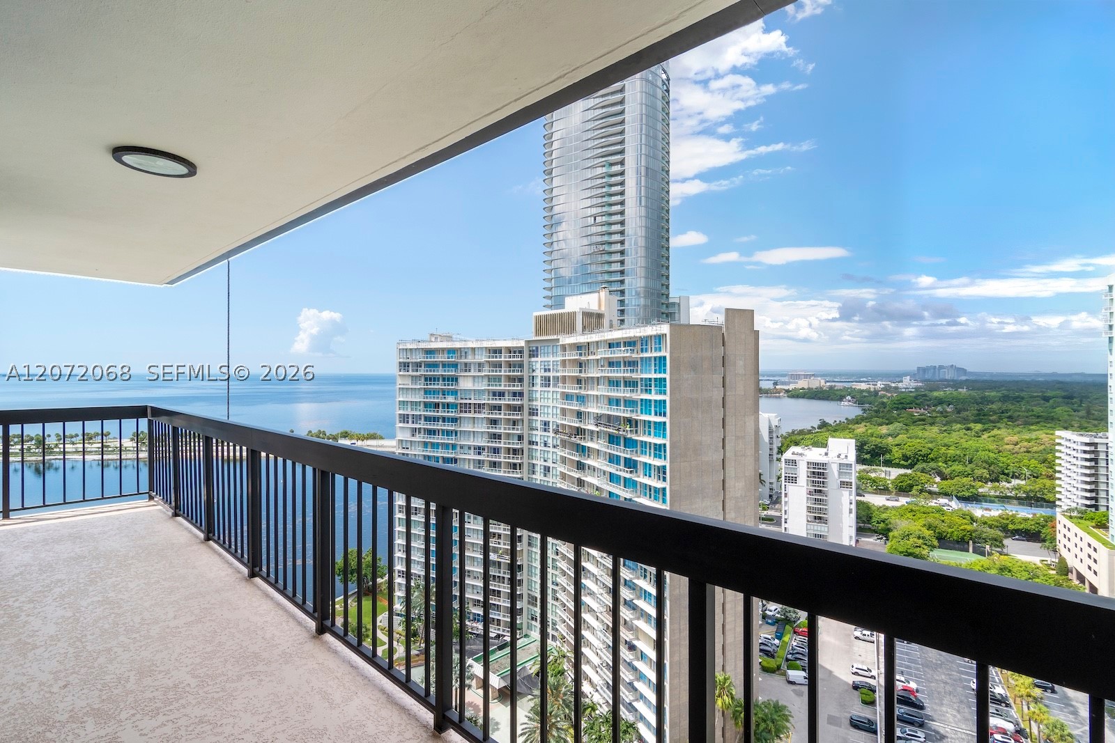 image Brickell Bay Club2