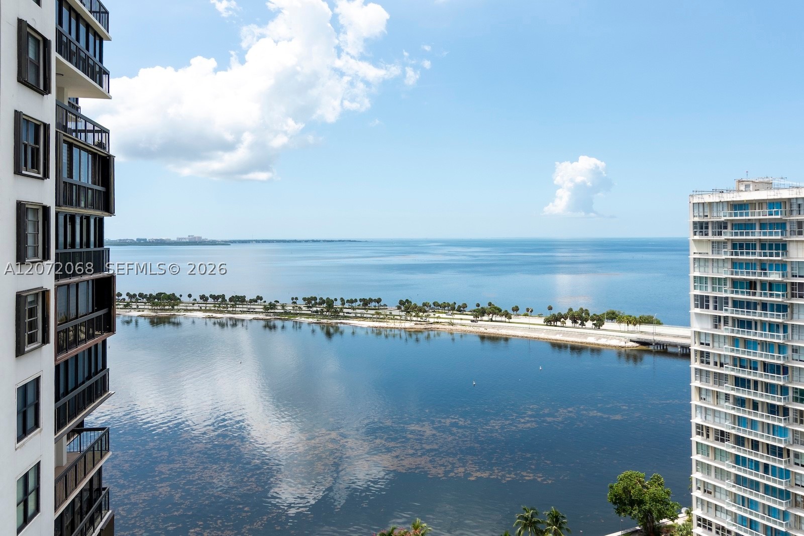 image Brickell Bay Club4
