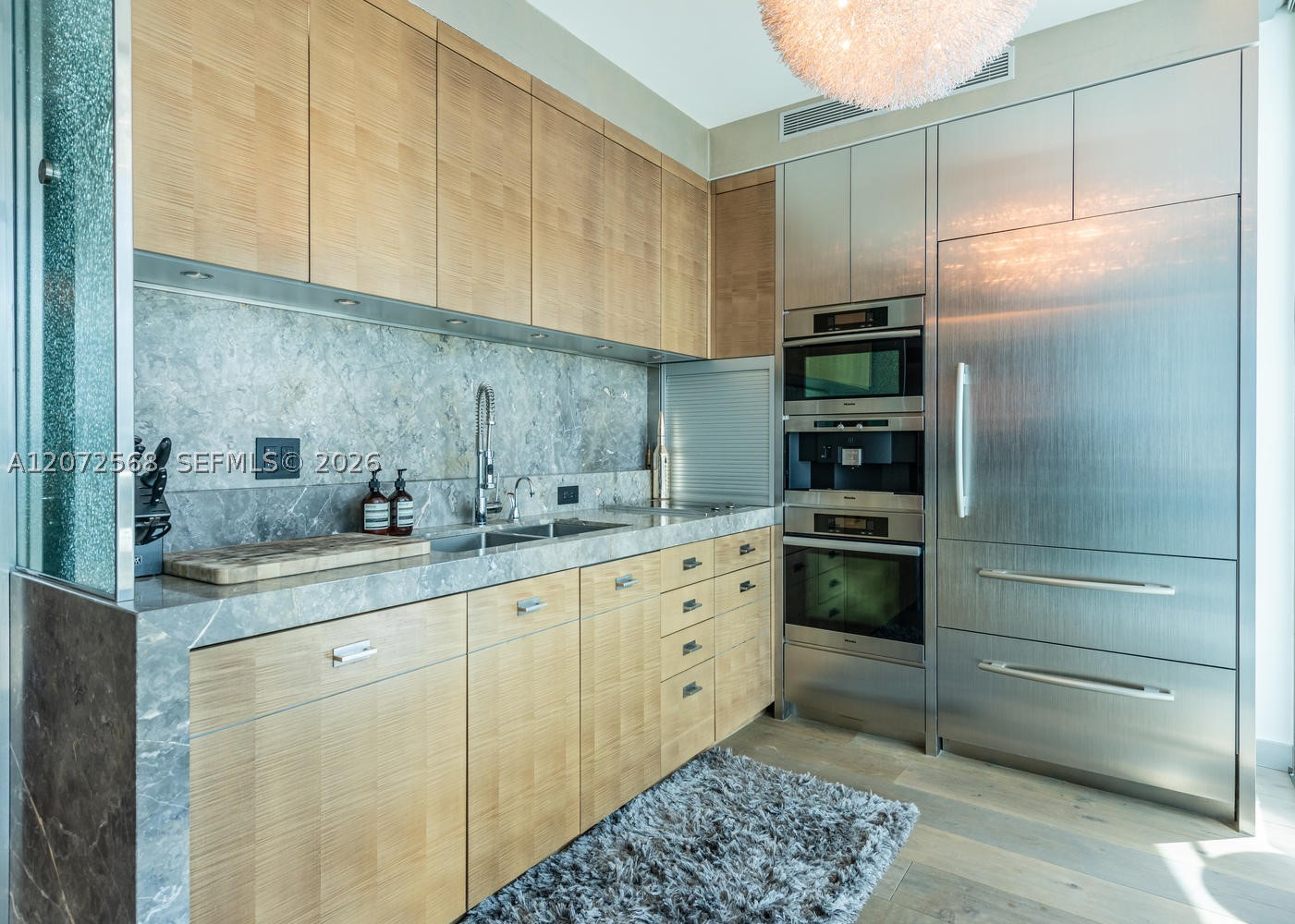 50 S Pointe Dr #905 Miami Beach, FL 33139