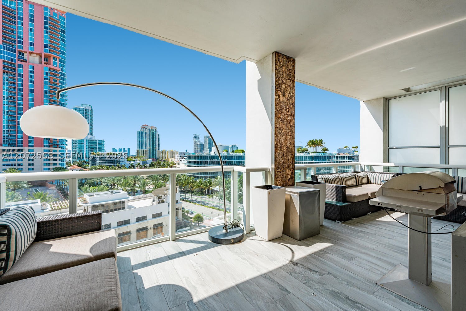 50 S Pointe Dr #905 Miami Beach, FL 33139