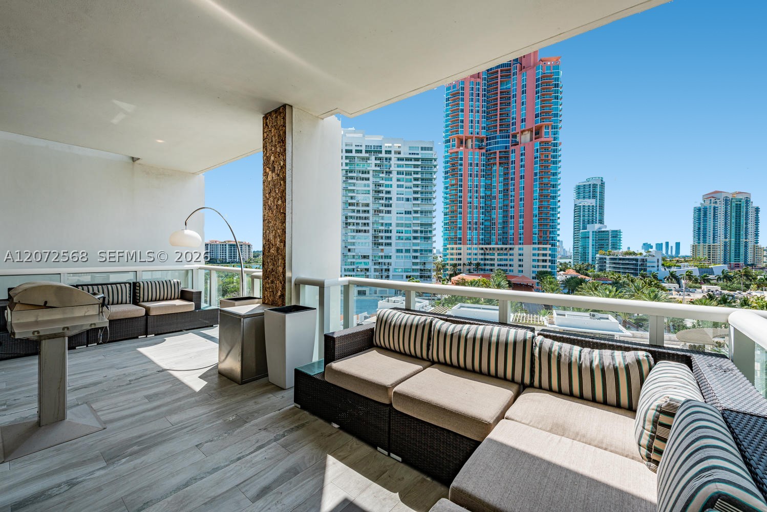 50 S Pointe Dr #905 Miami Beach, FL 33139