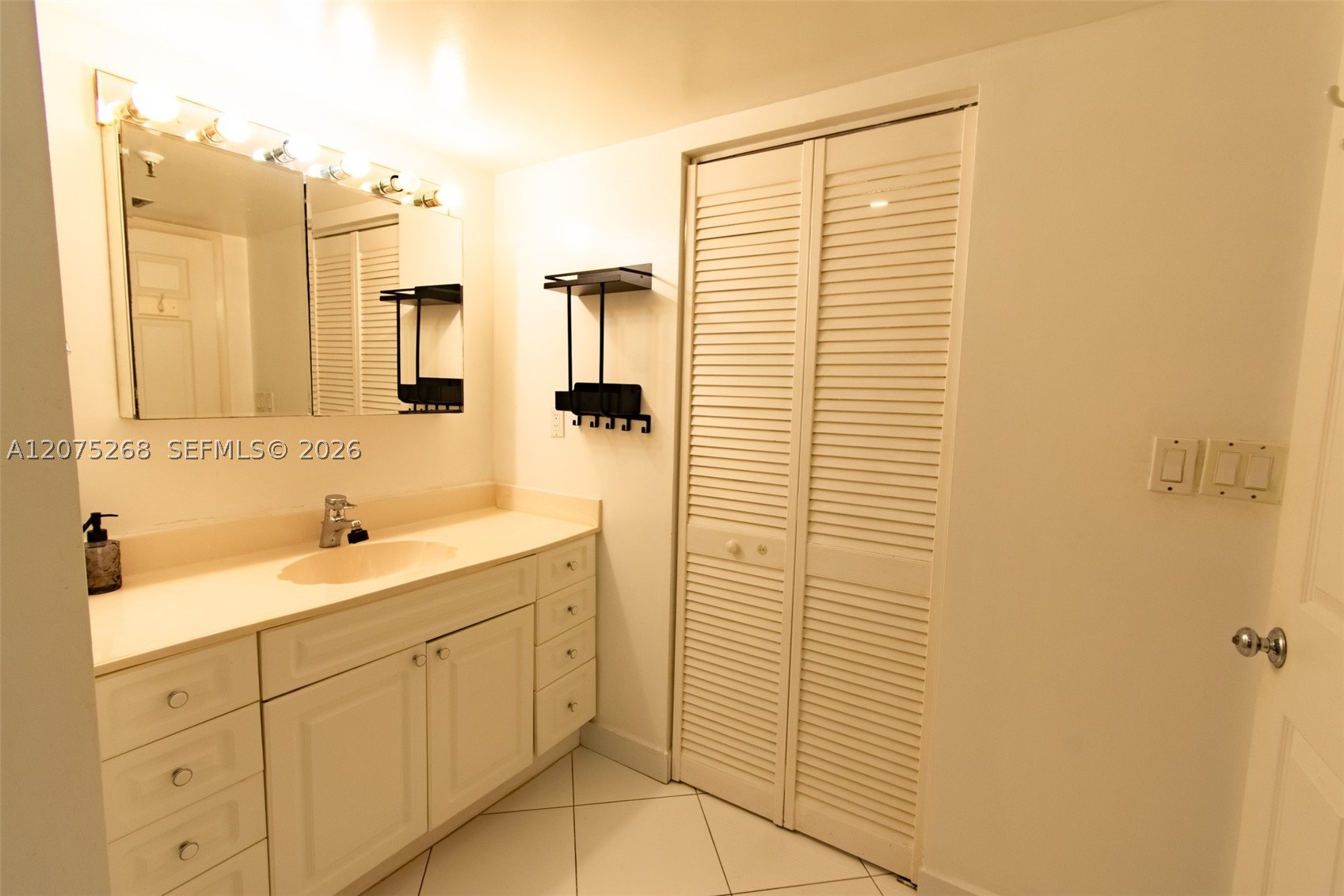 1623 Collins Ave #312 Miami Beach, FL 33139