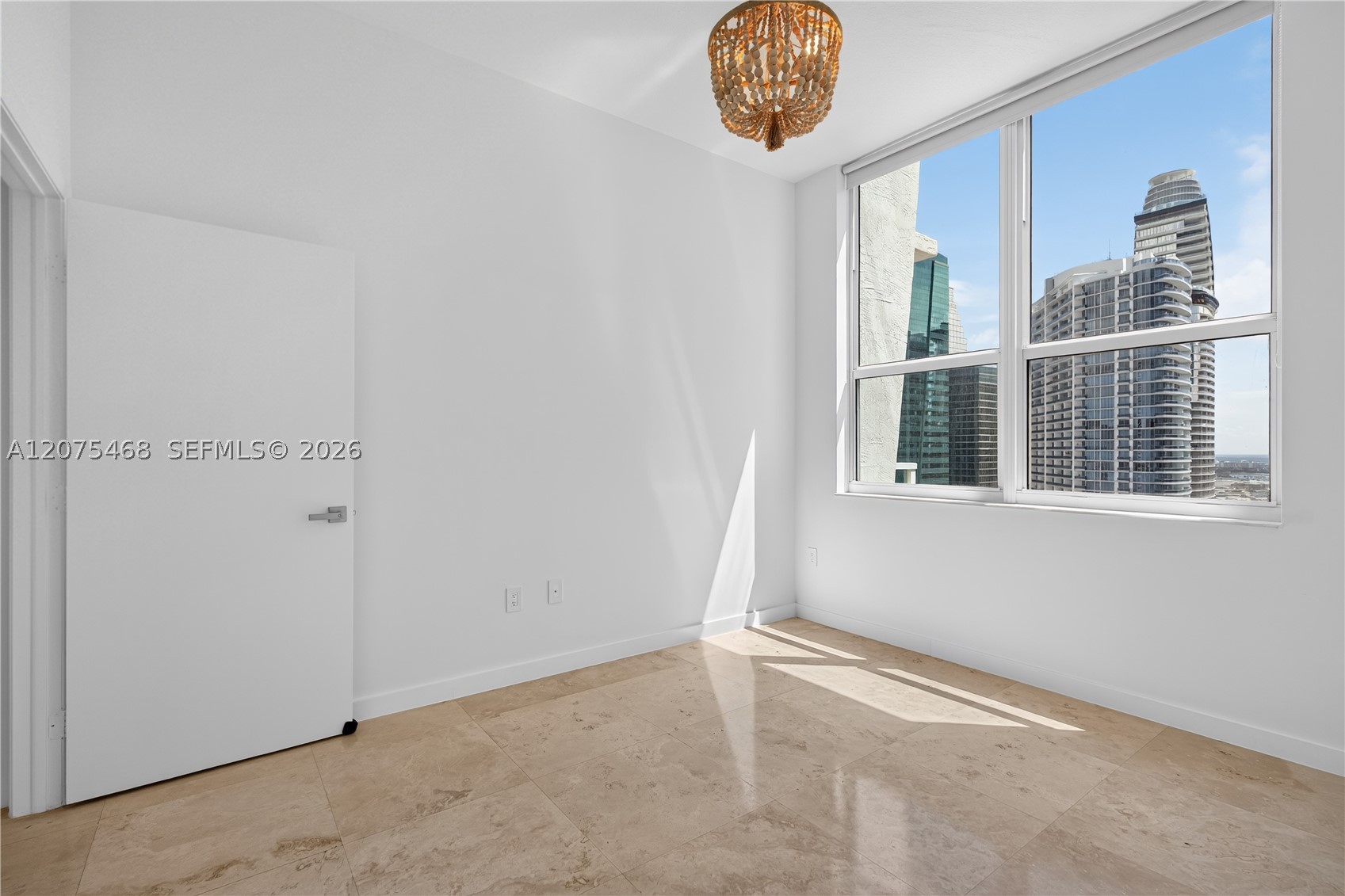 image Brickell on the River North19