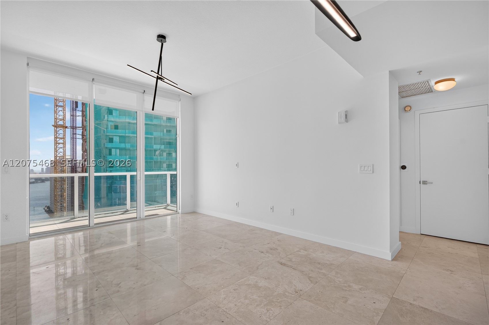 image Brickell on the River North23