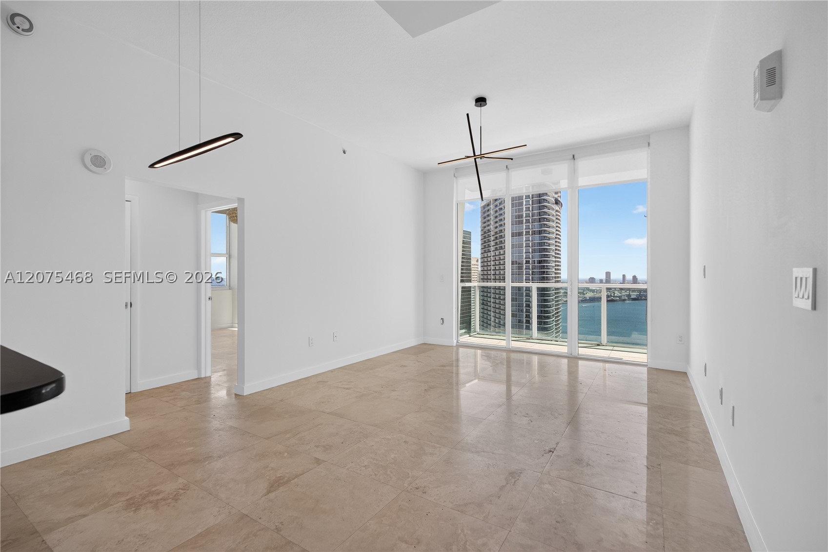 image Brickell on the River North3