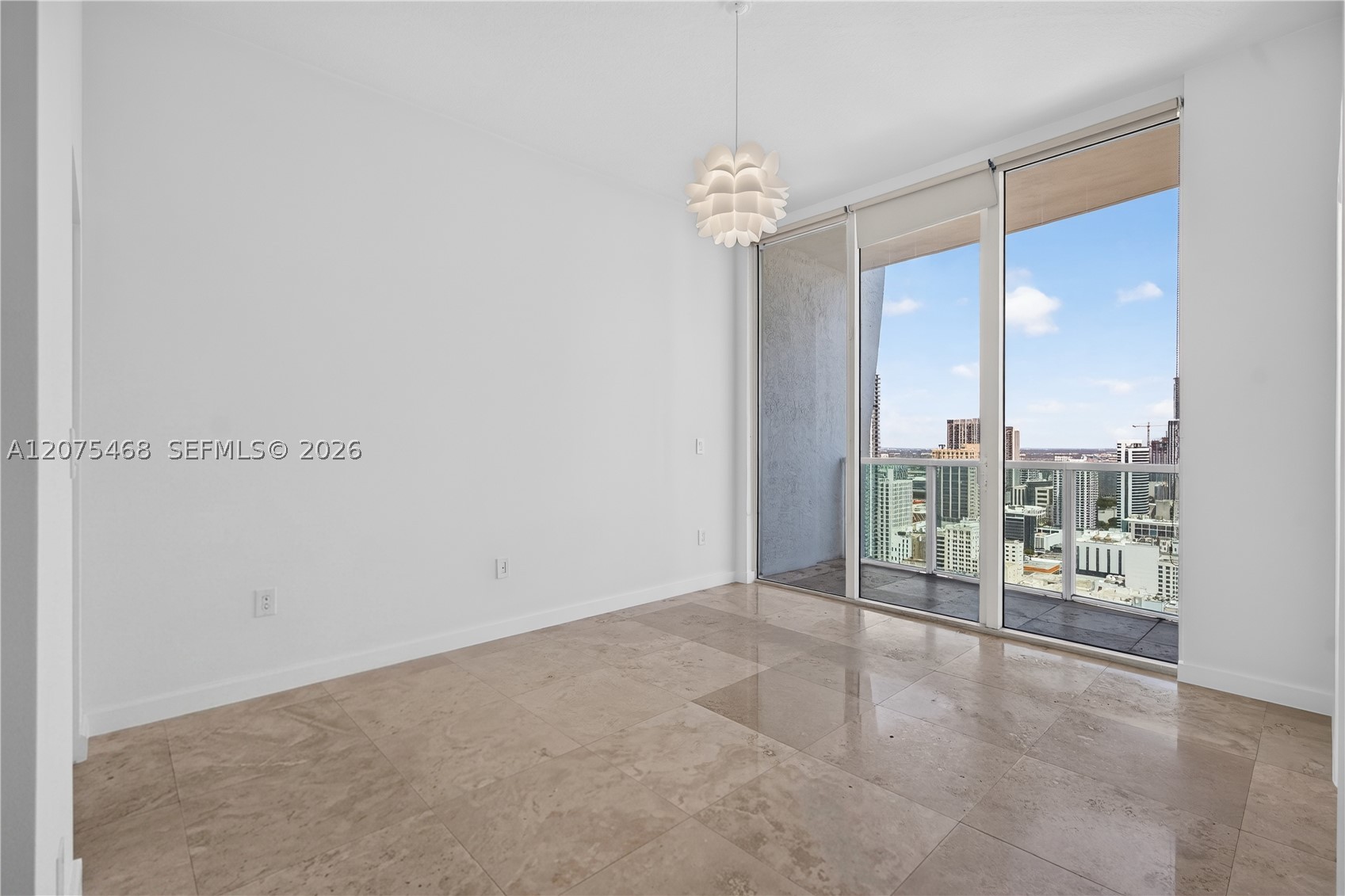 image Brickell on the River North40