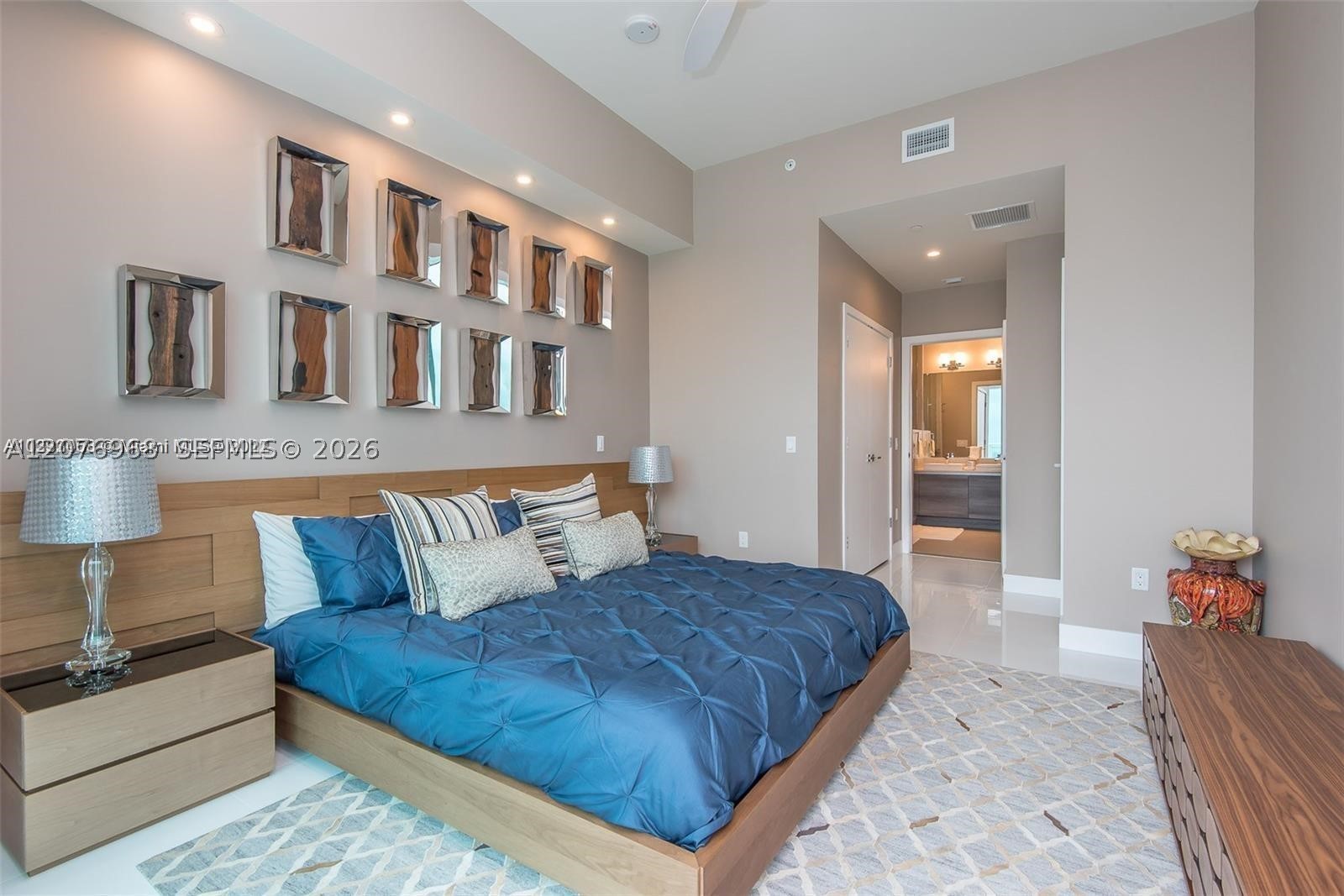 1080 Brickell Ave #4201 Miami, FL 33131