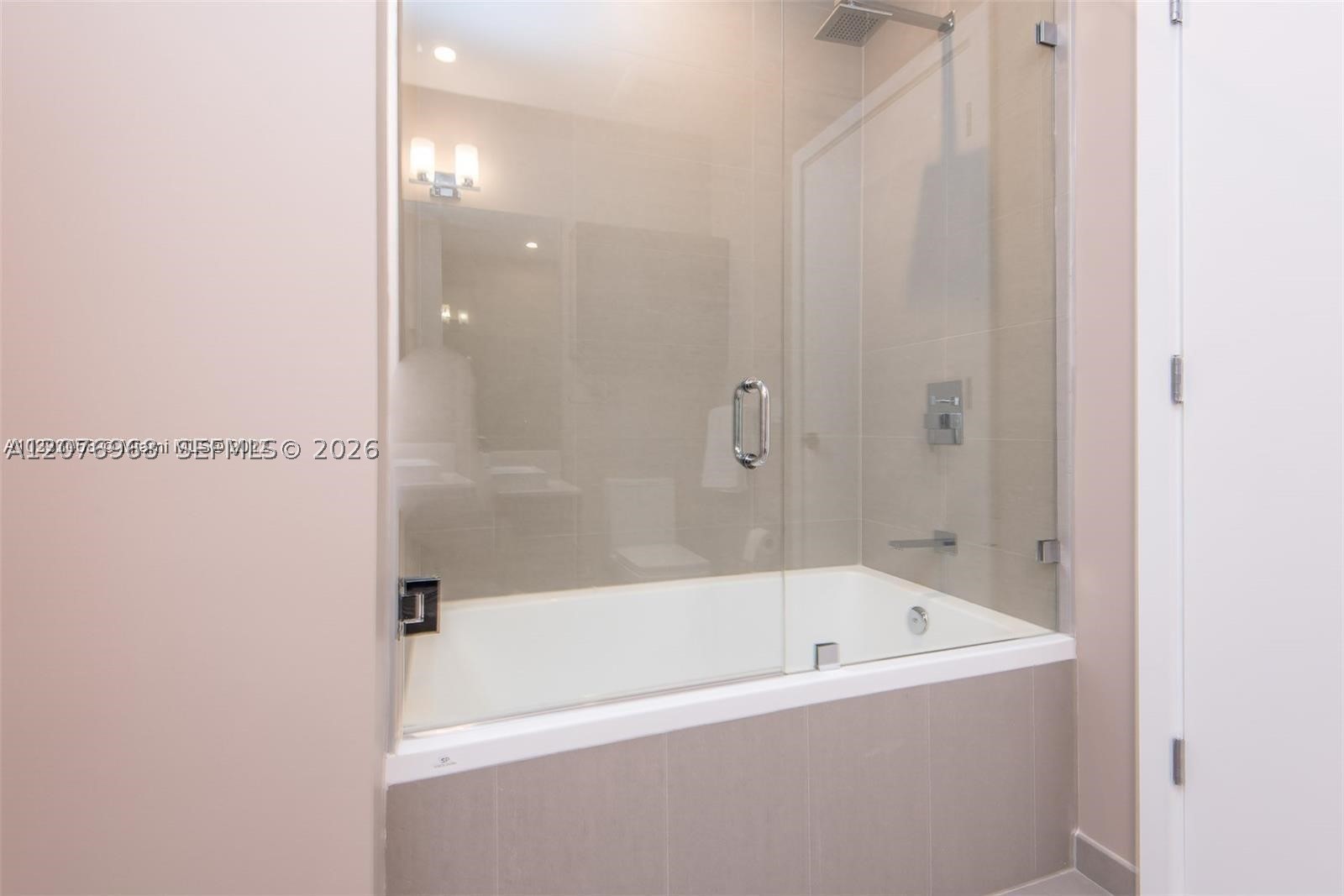 1080 Brickell Ave #4201 Miami, FL 33131