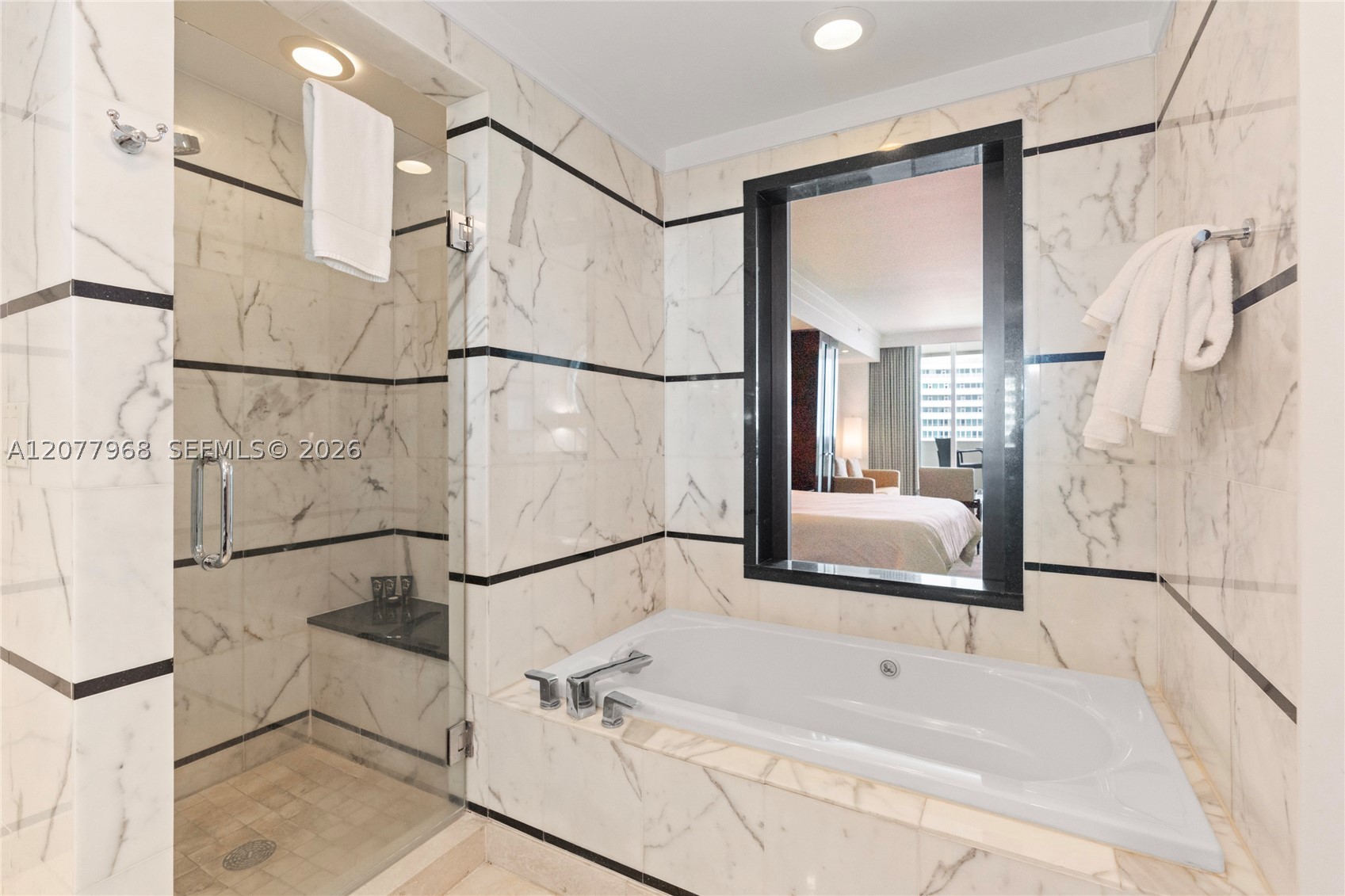 4391 Collins Ave #803 Miami Beach, FL 33140