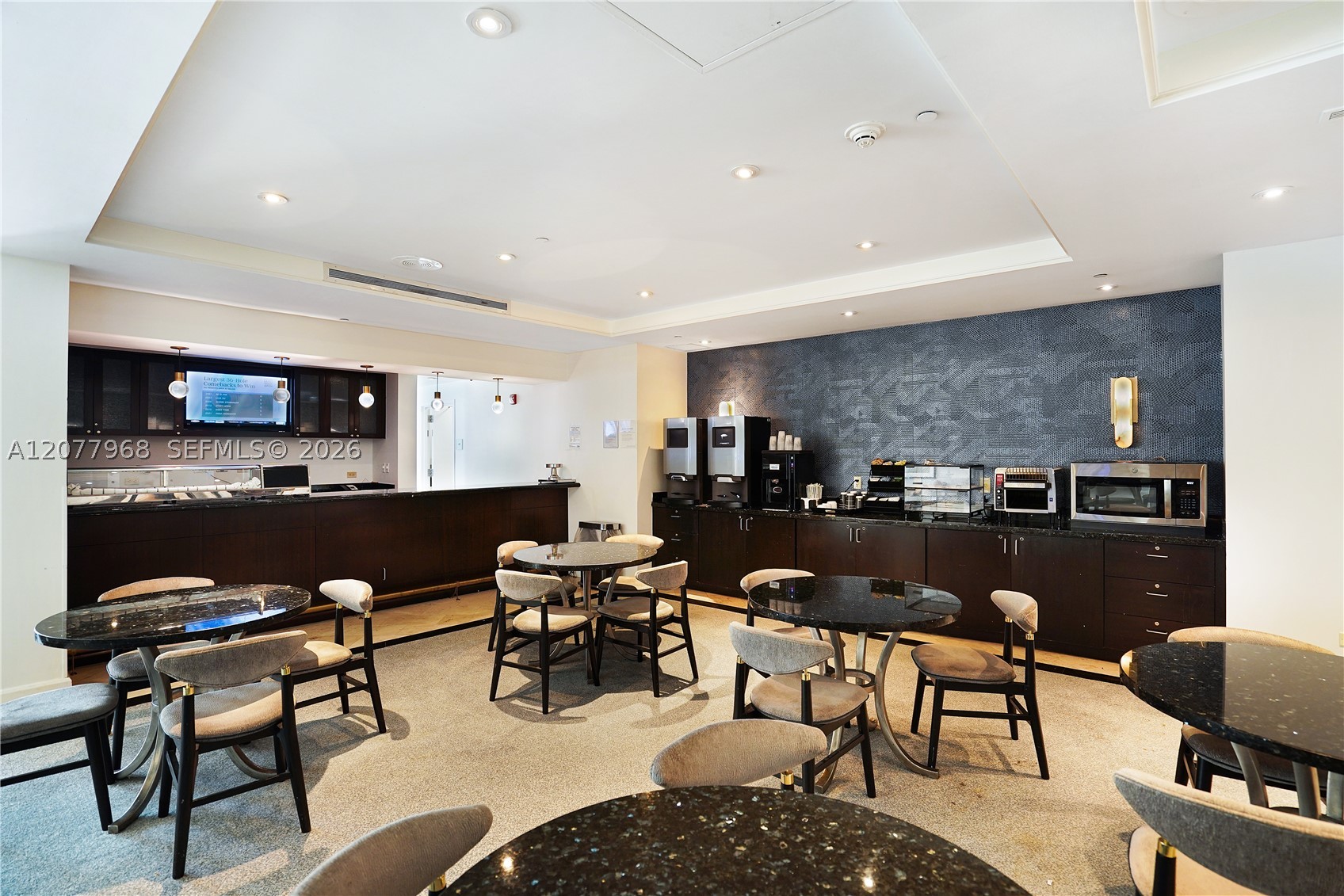4391 Collins Ave #803 Miami Beach, FL 33140