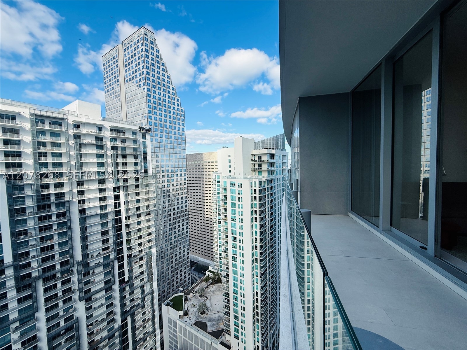 image Aston Martin Residences4