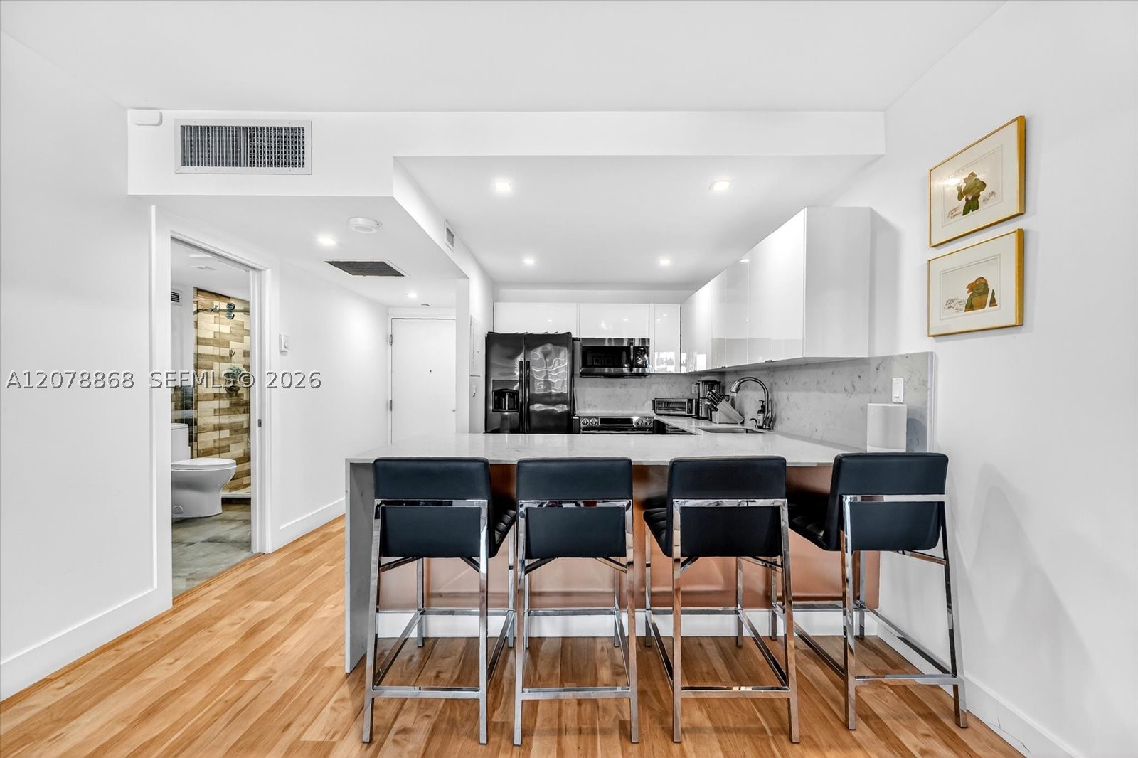 2301 Collins Ave #714 Miami Beach, FL 33139