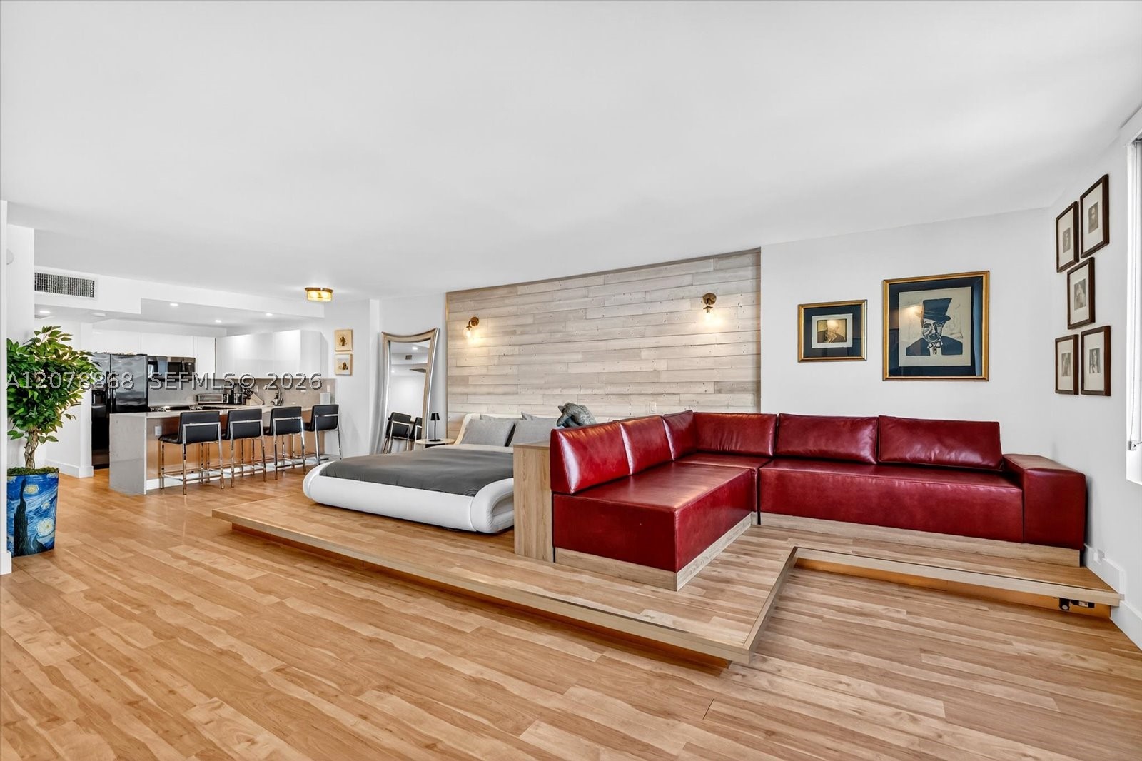 2301 Collins Ave #714 Miami Beach, FL 33139