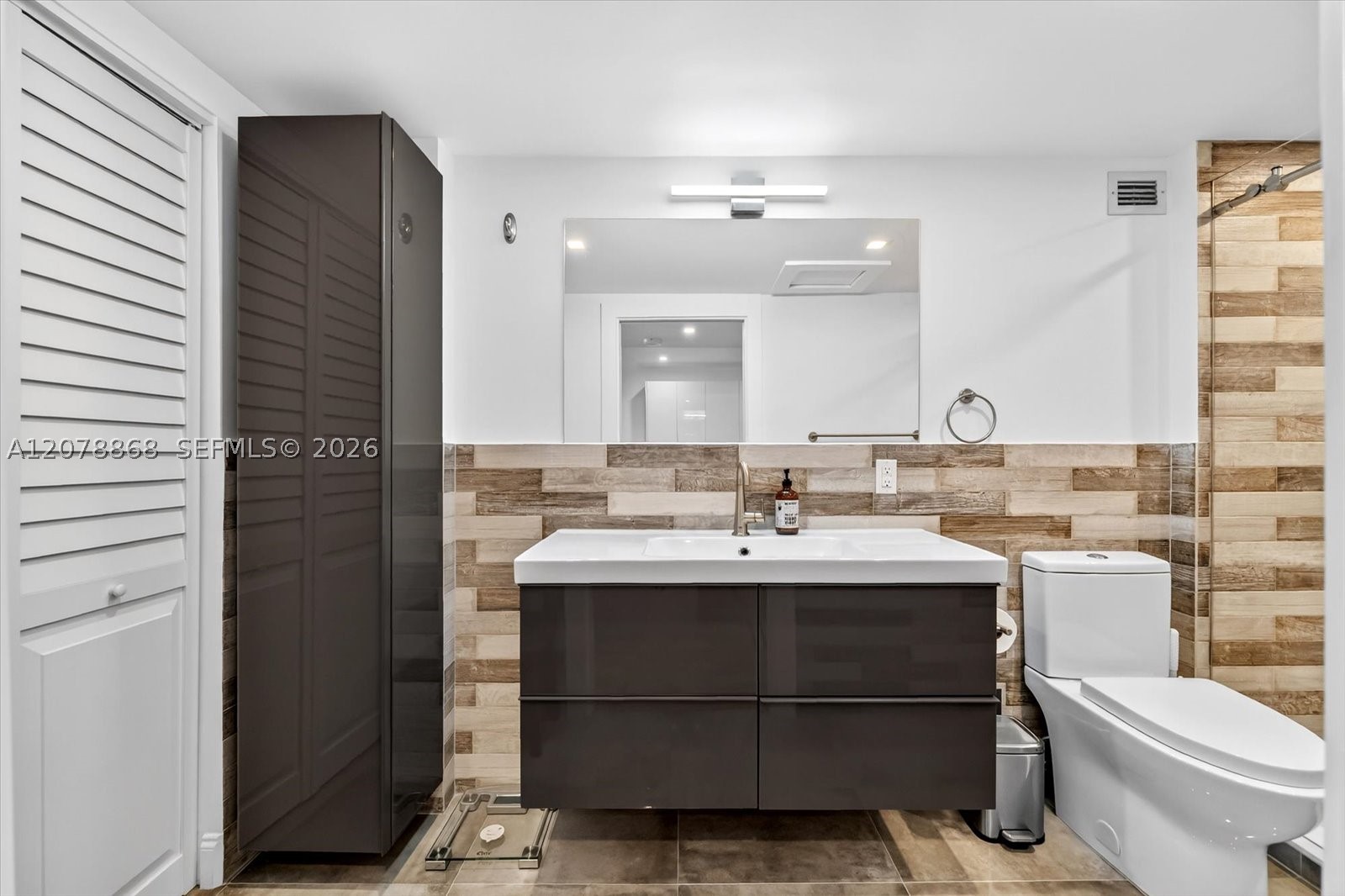 2301 Collins Ave #714 Miami Beach, FL 33139
