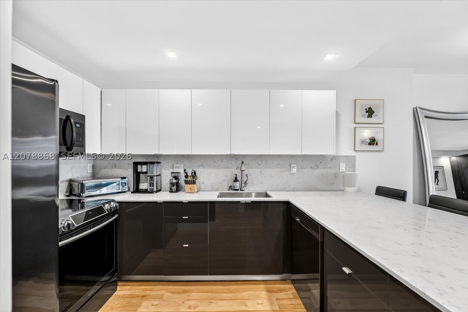 2301 Collins Ave #714 Miami Beach, FL 33139