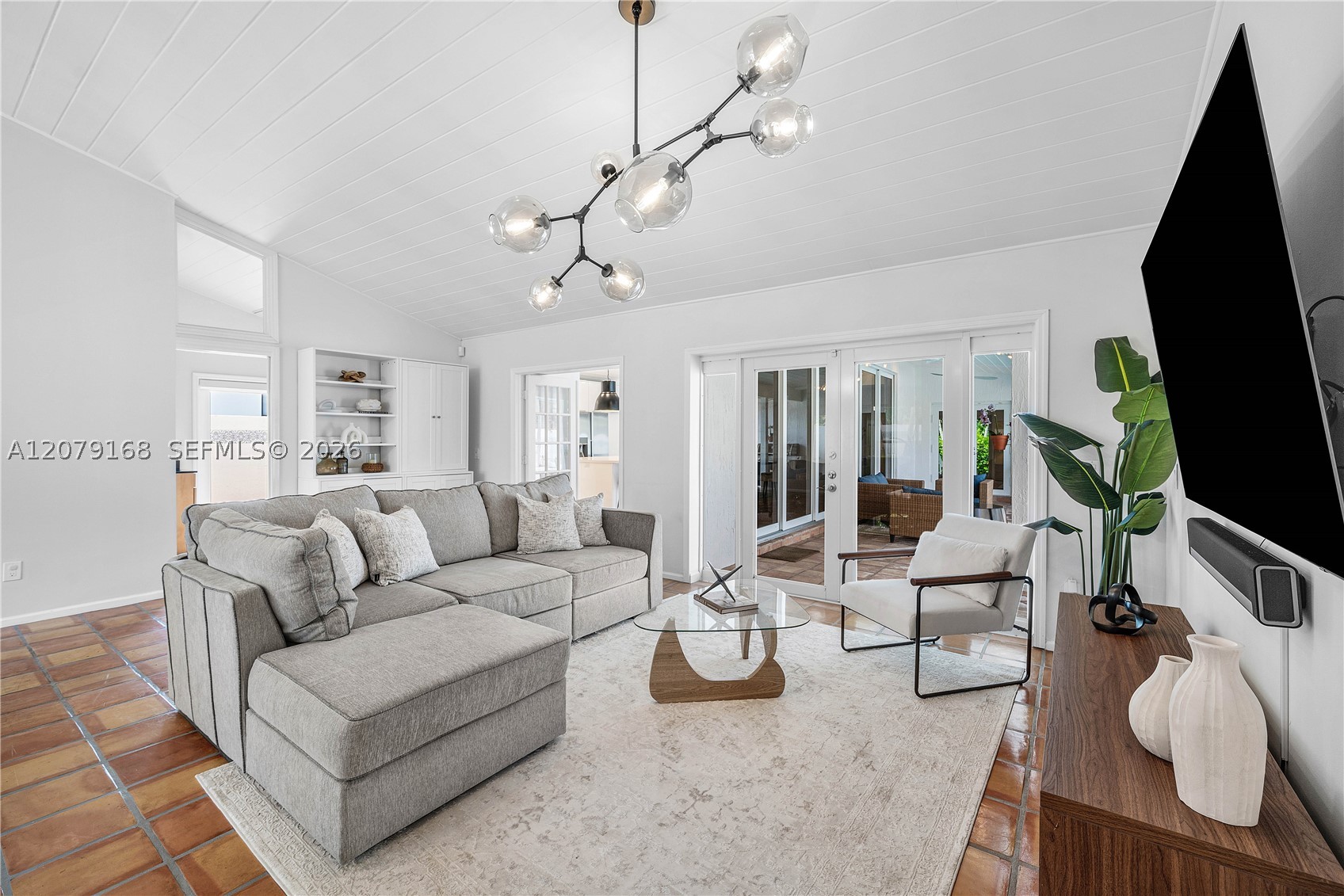 1015 SE 11th Ct Fort Lauderdale, FL 33316