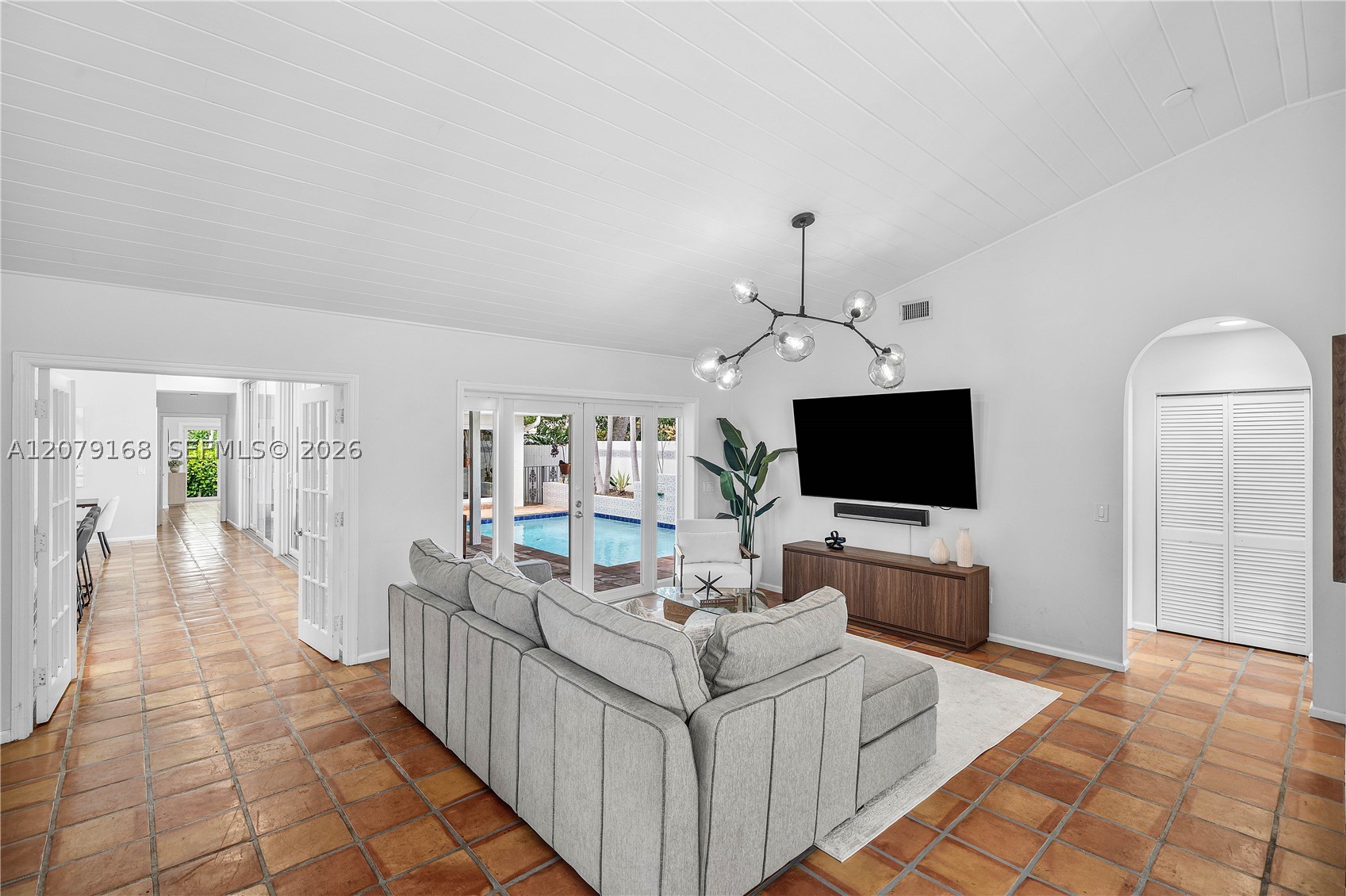1015 SE 11th Ct Fort Lauderdale, FL 33316