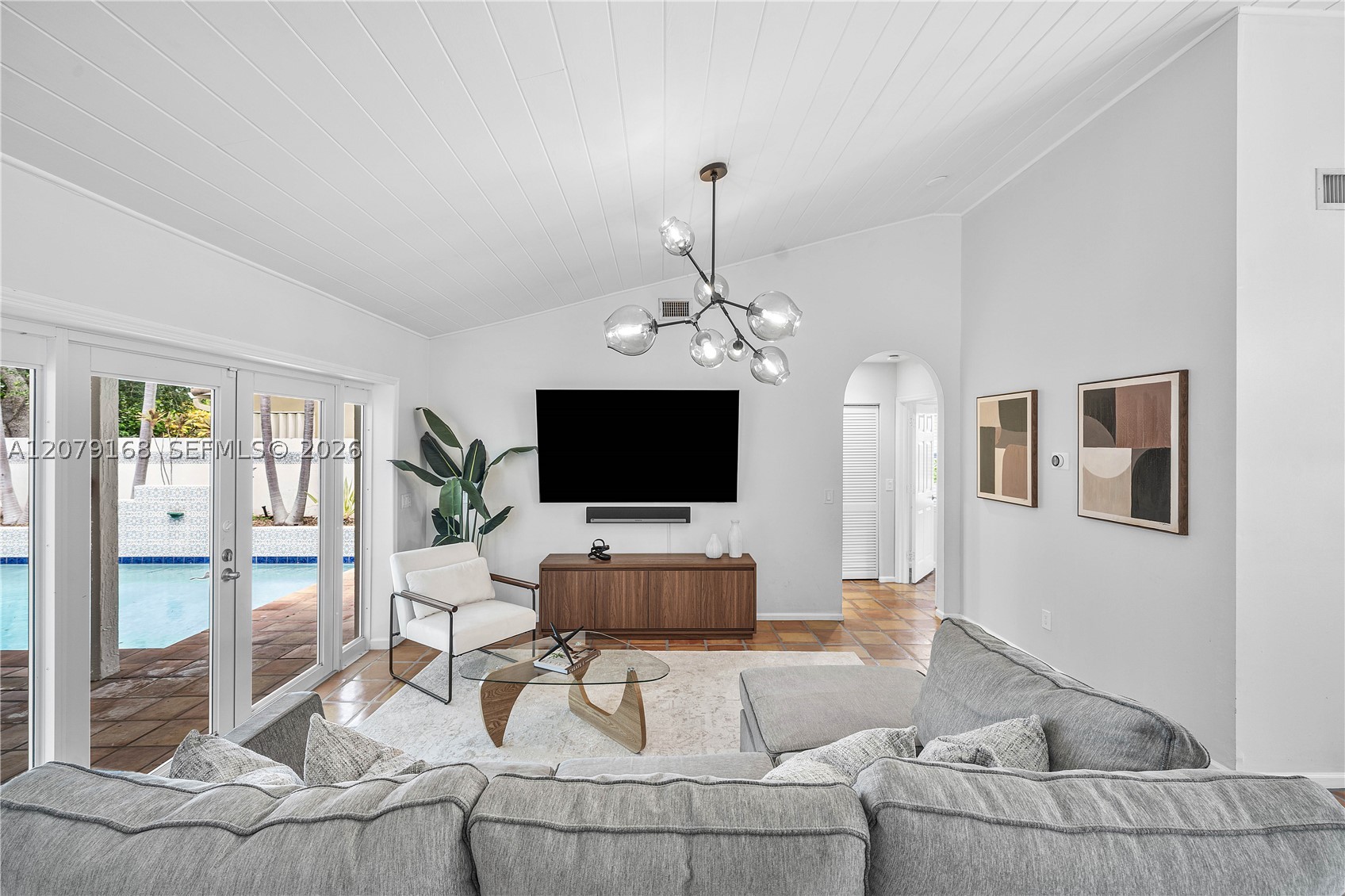 1015 SE 11th Ct Fort Lauderdale, FL 33316